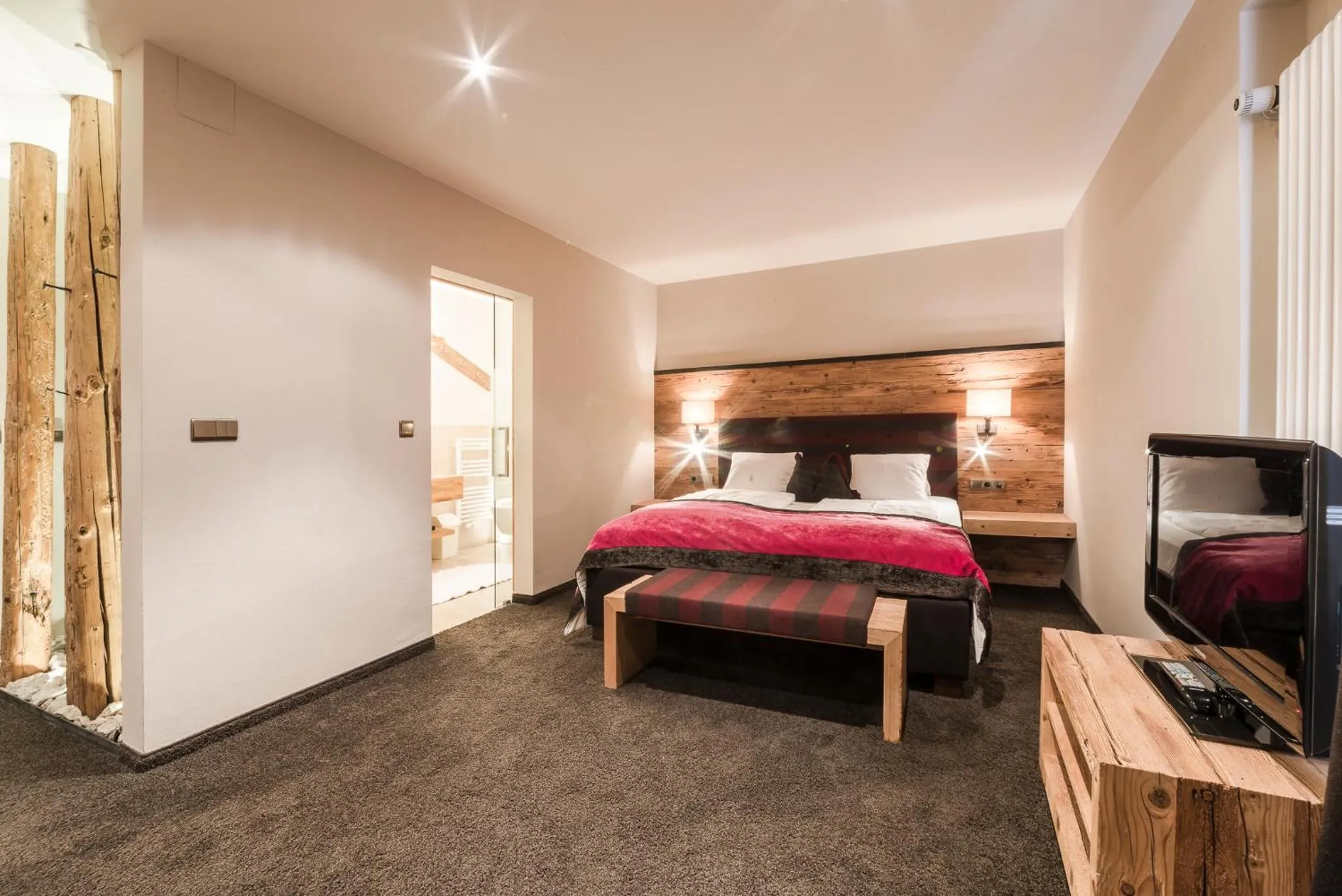 Photo of the whole room, Bed in Hotel Restaurant Kirchsteiger