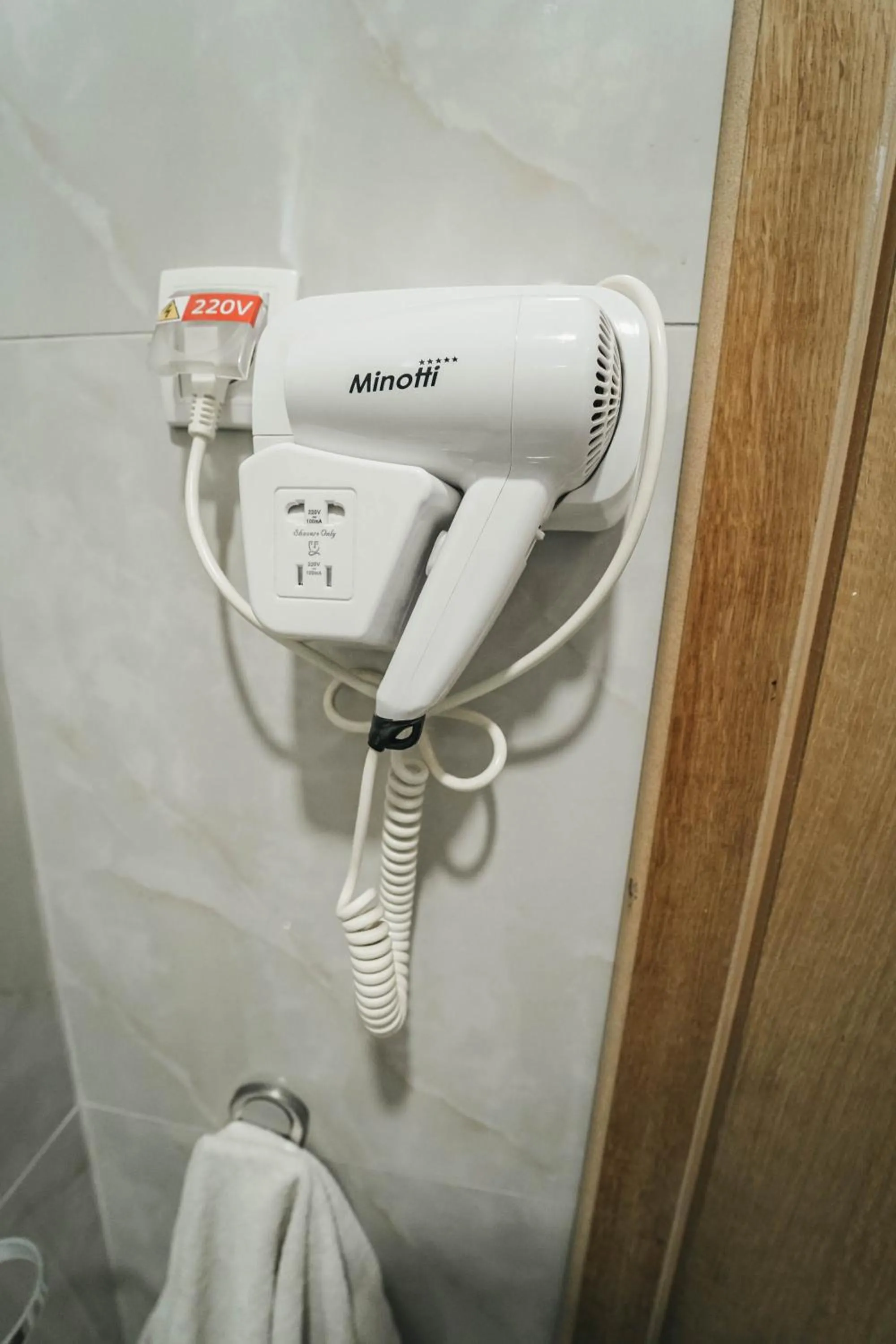 hair dryier in Passage