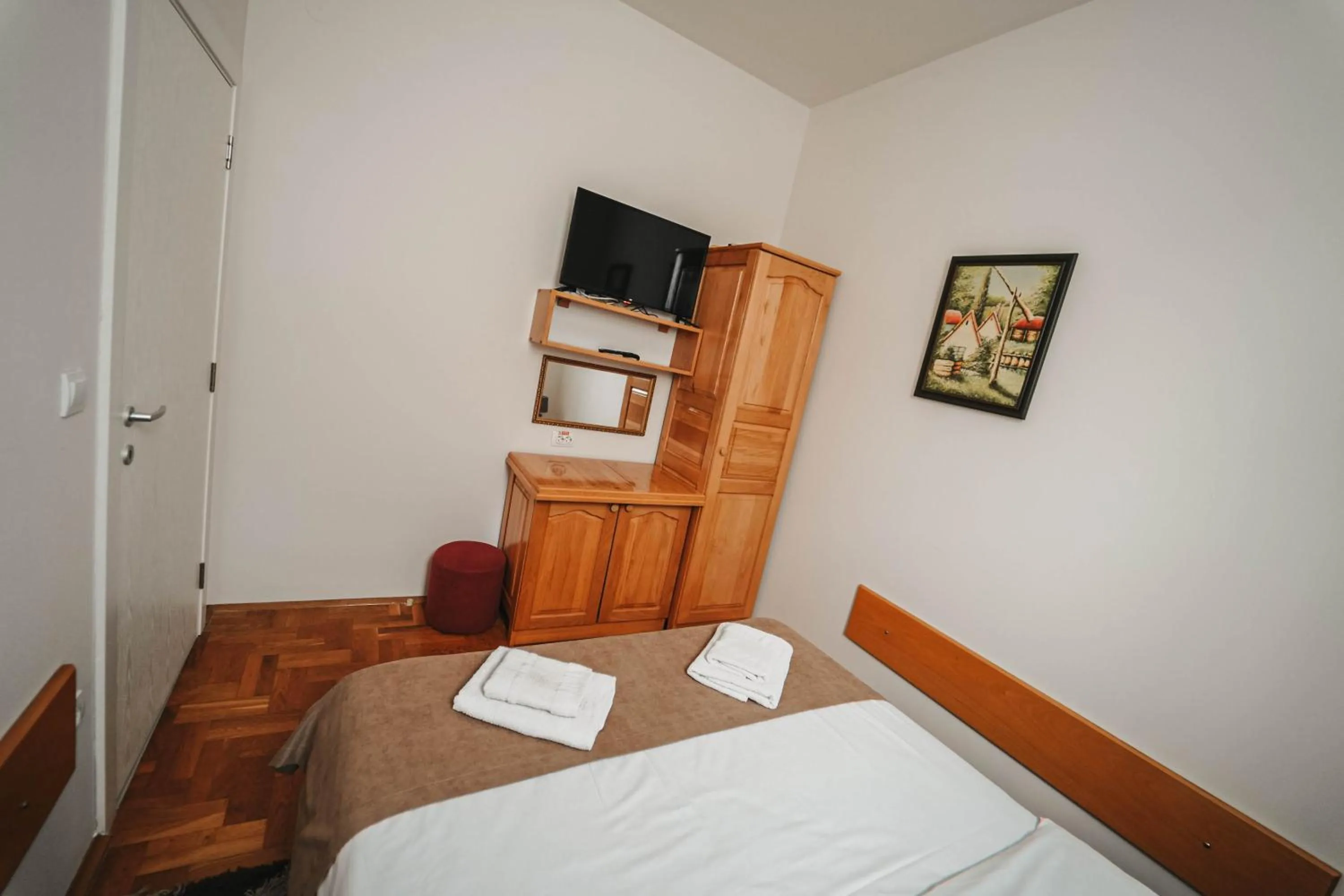 TV and multimedia, Bed in Passage