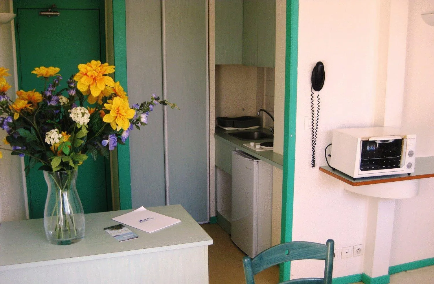 Kitchen or kitchenette in Hôtel Residence Les Aiguades