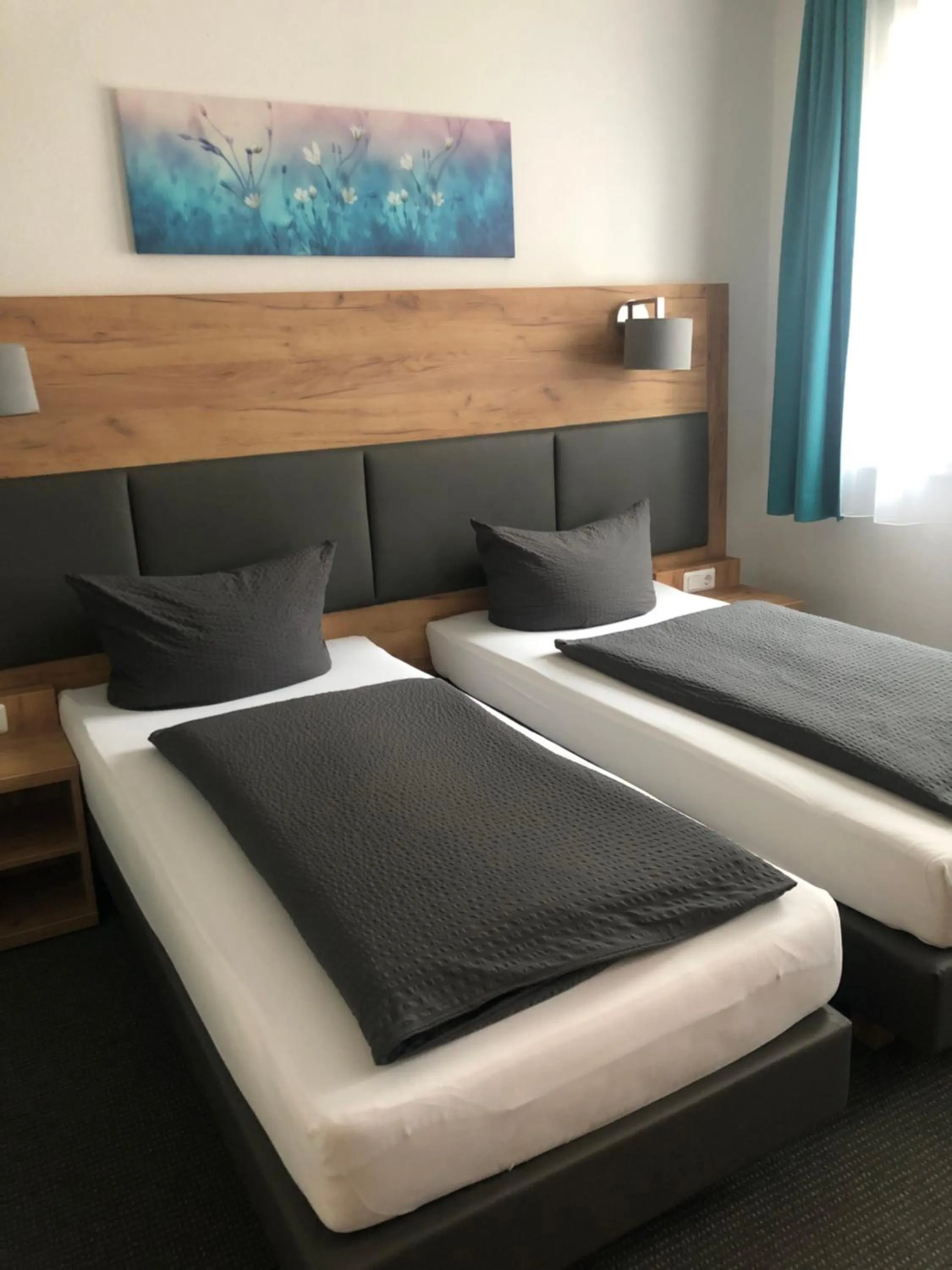 Photo of the whole room, Bed in Burghotel Homberg