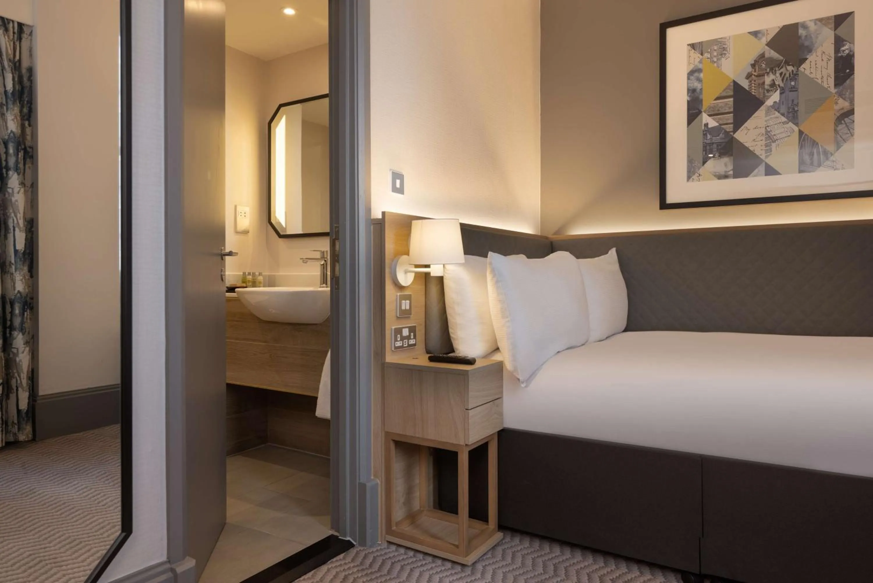 Bed in Hilton Nottingham Hotel