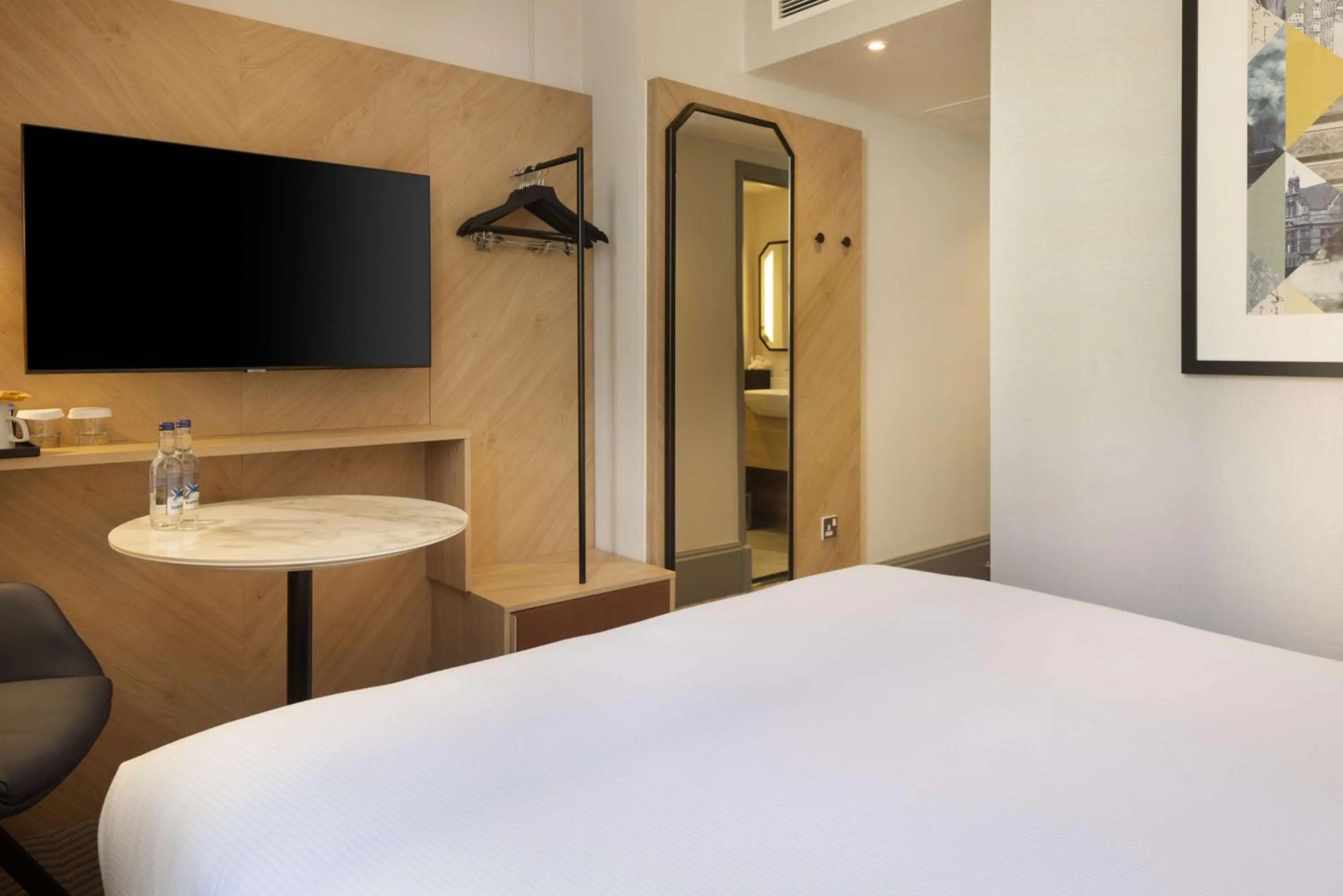 Bed in Hilton Nottingham Hotel