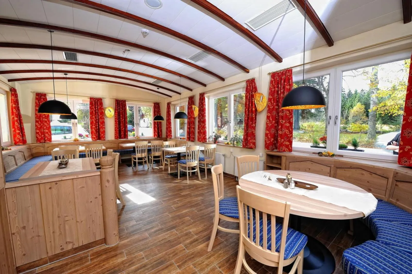 Restaurant/places to eat in Natur- und Sporthotel Zuflucht