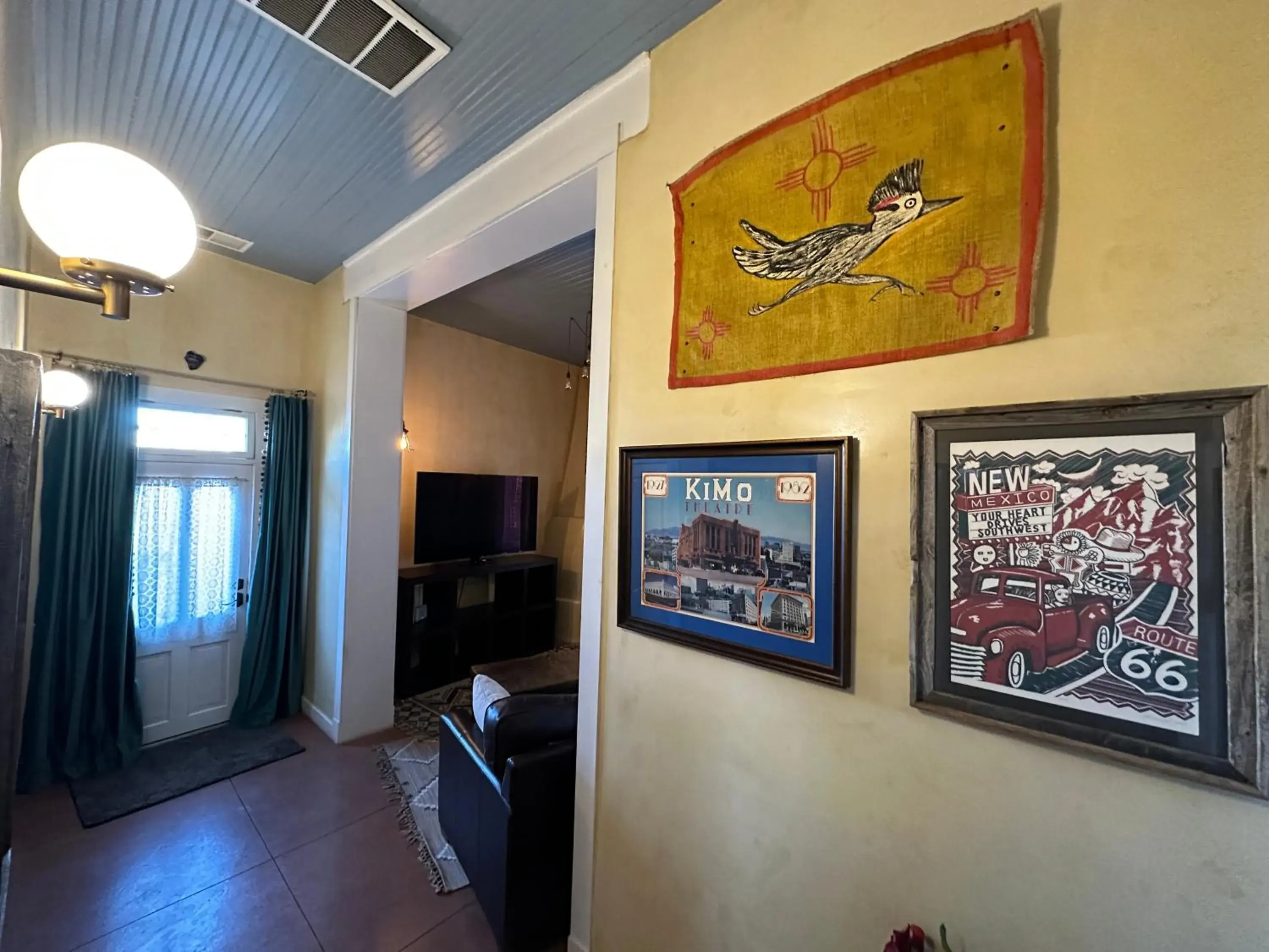 Deluxe Queen Suite in Painted Lady Bed & Brew Deluxe Queen Suite in Painted Lady Bed & Brew