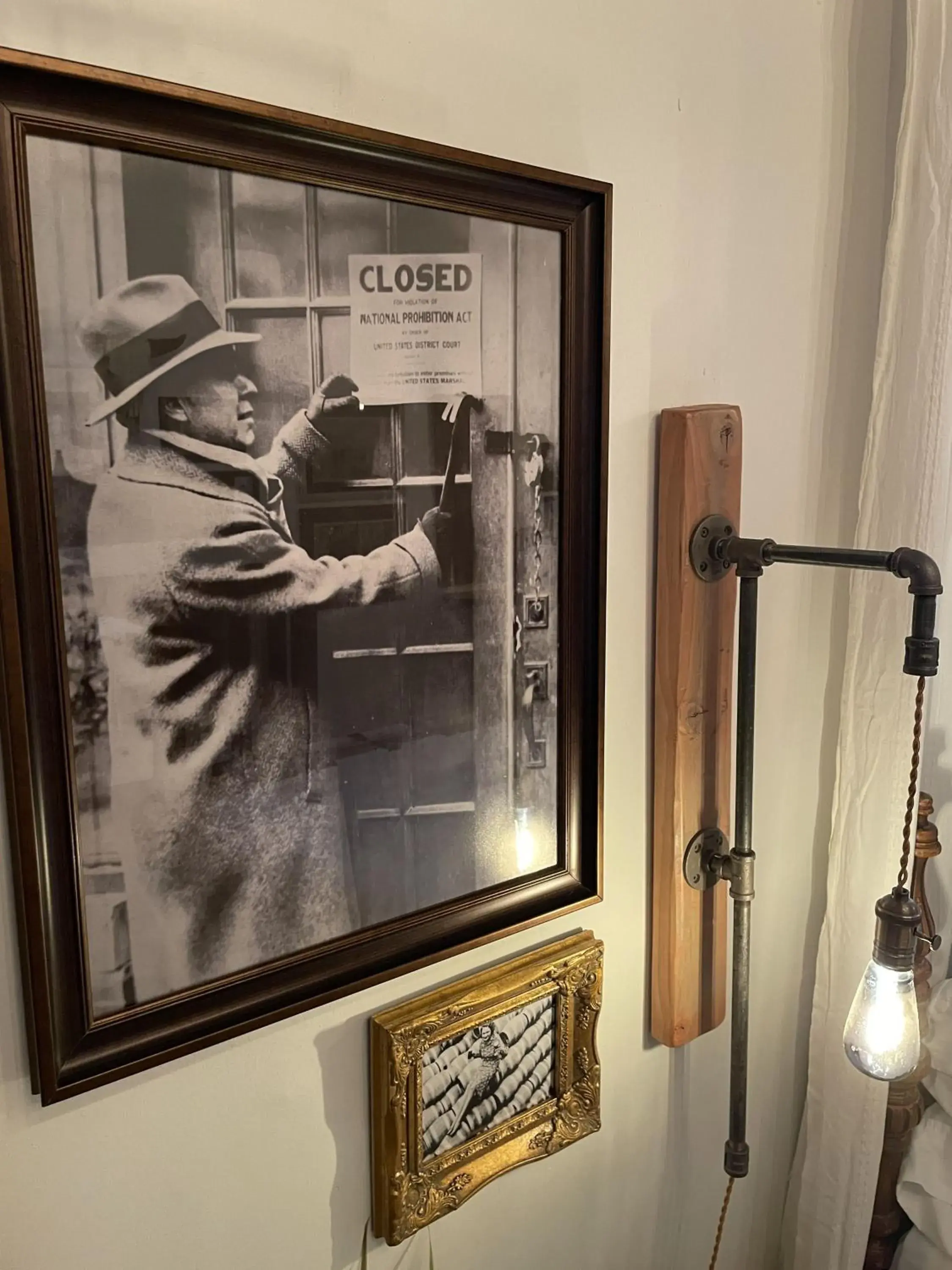 Decorative detail in Painted Lady Bed & Brew Decorative detail in Painted Lady Bed & Brew