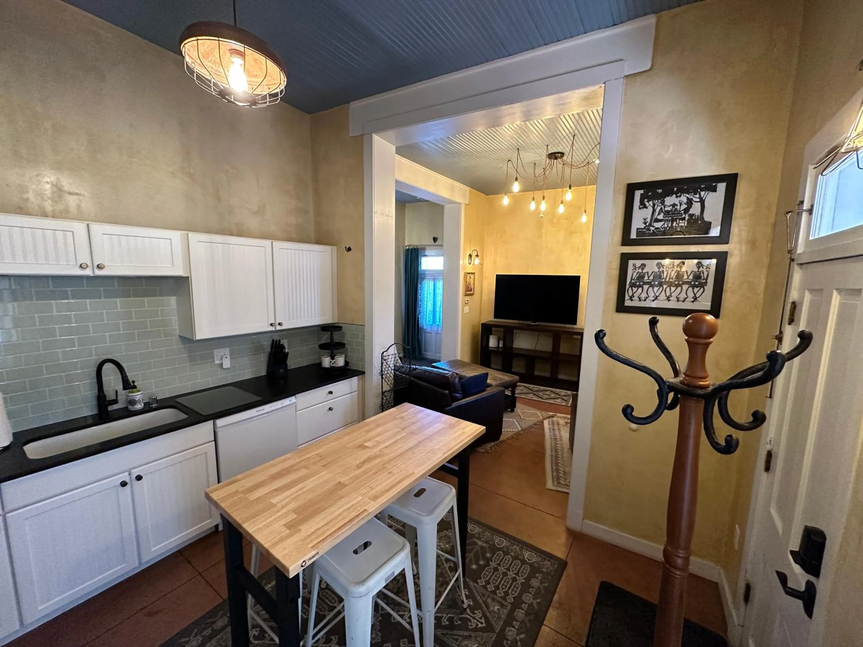 Kitchen or kitchenette in Painted Lady Bed & Brew