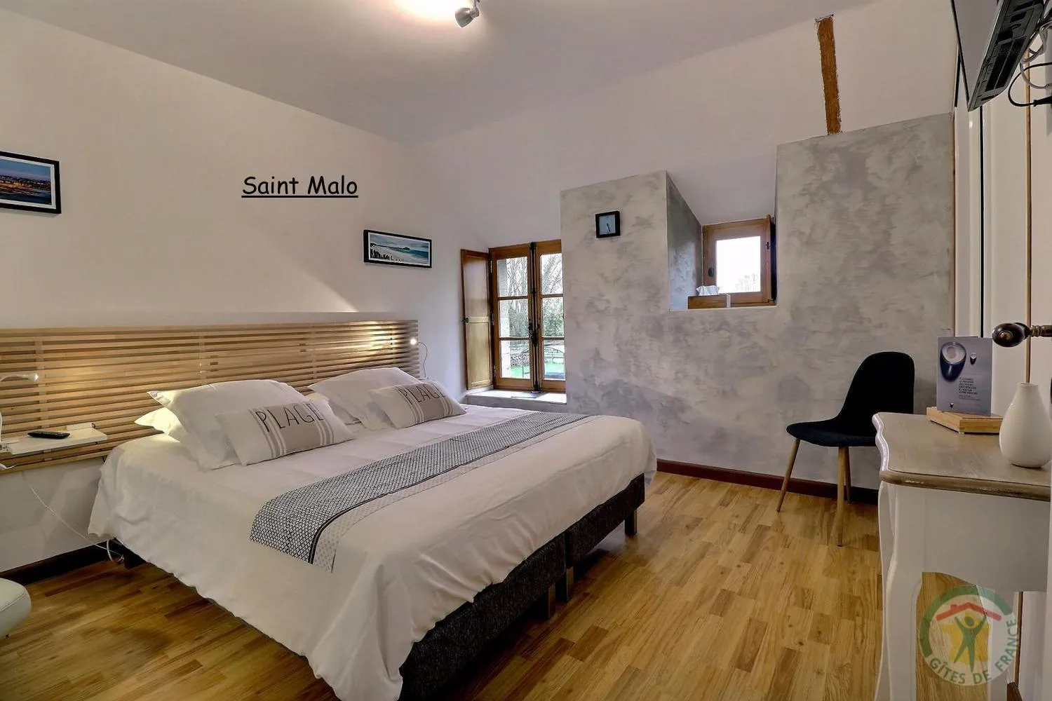 TV and multimedia, Bed in Le Haut Pont de la Baie