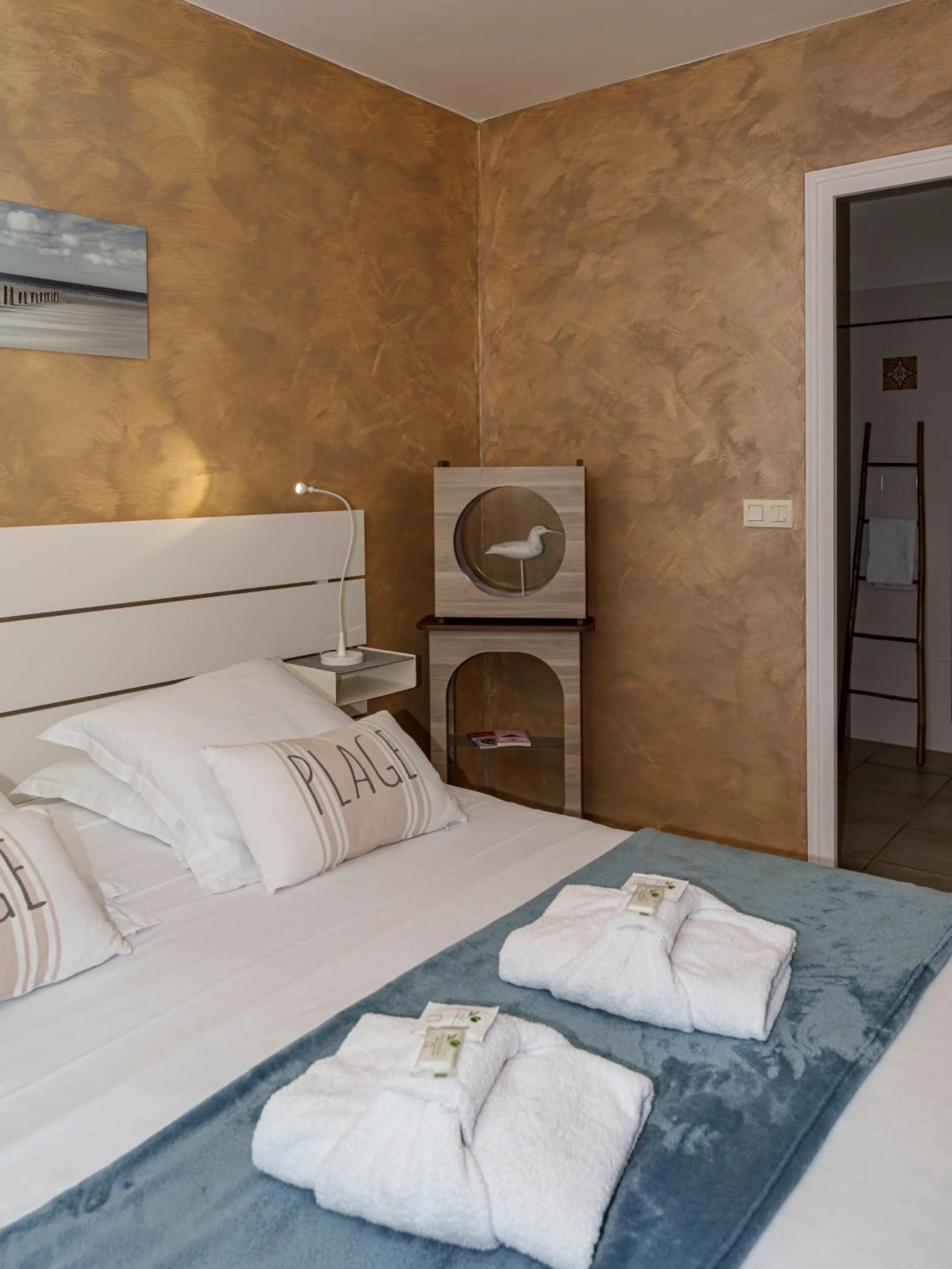 Photo of the whole room, Bed in Le Haut Pont de la Baie