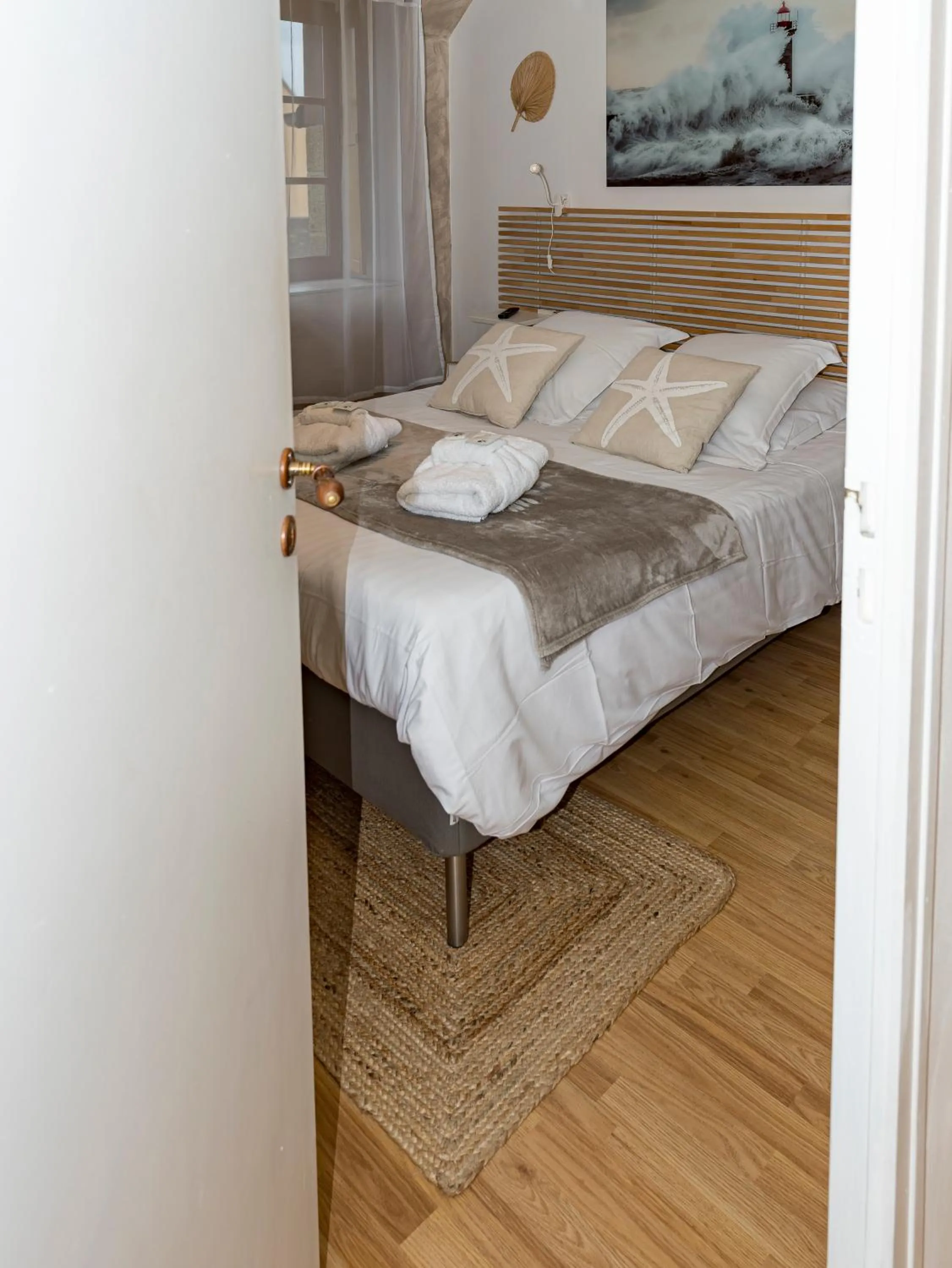 Photo of the whole room, Bed in Le Haut Pont de la Baie