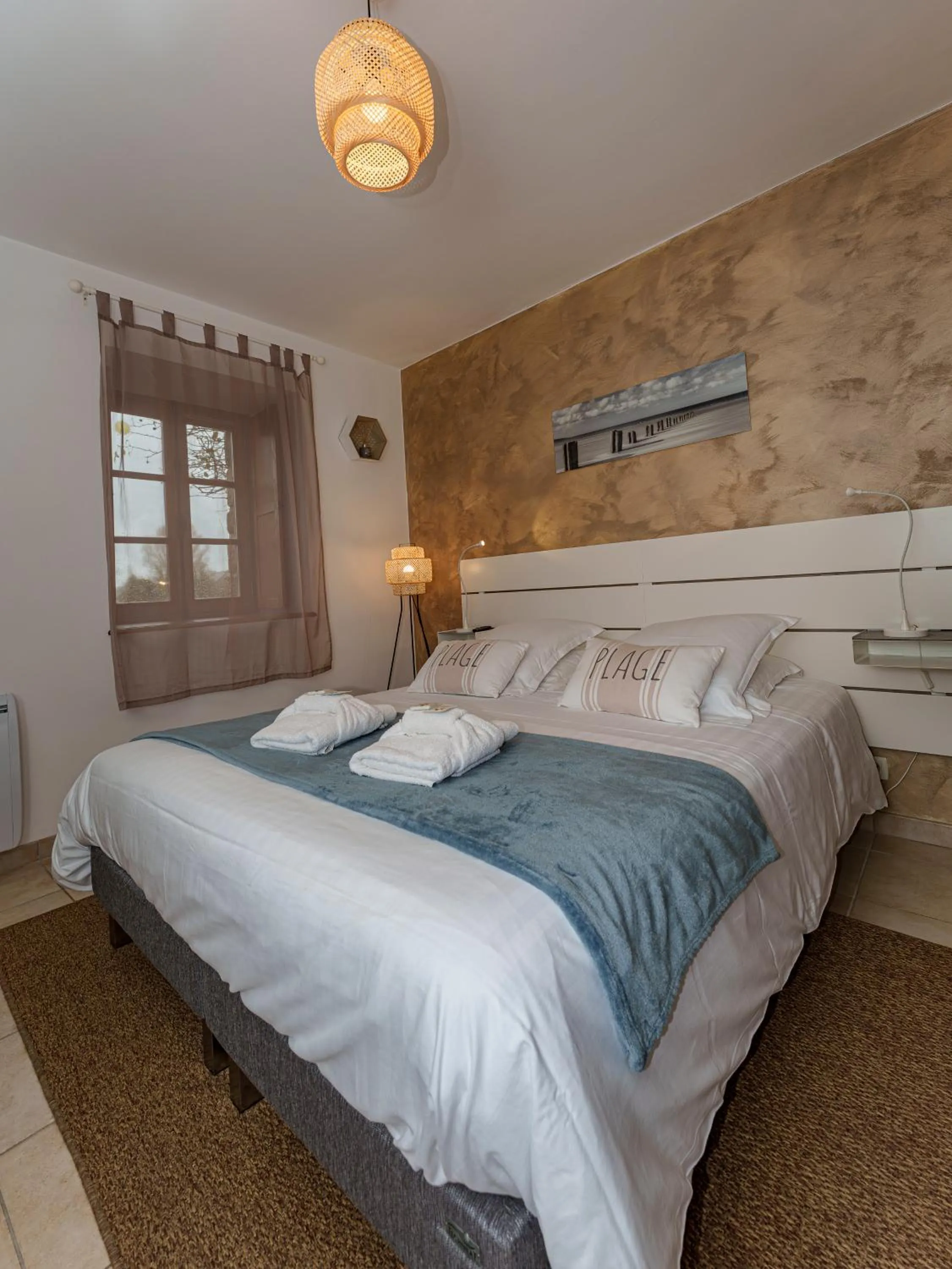 Photo of the whole room, Bed in Le Haut Pont de la Baie