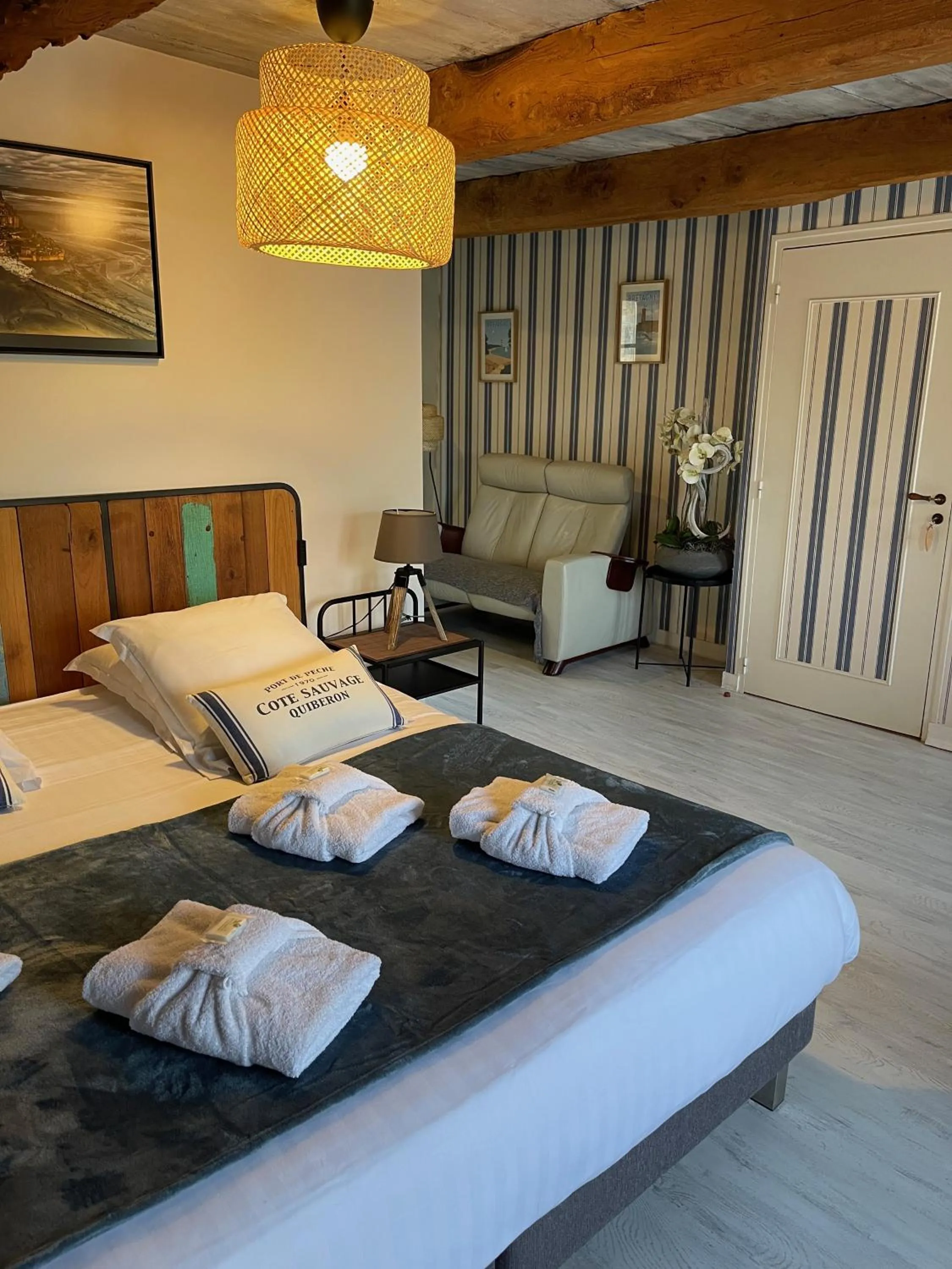 Photo of the whole room, Bed in Le Haut Pont de la Baie