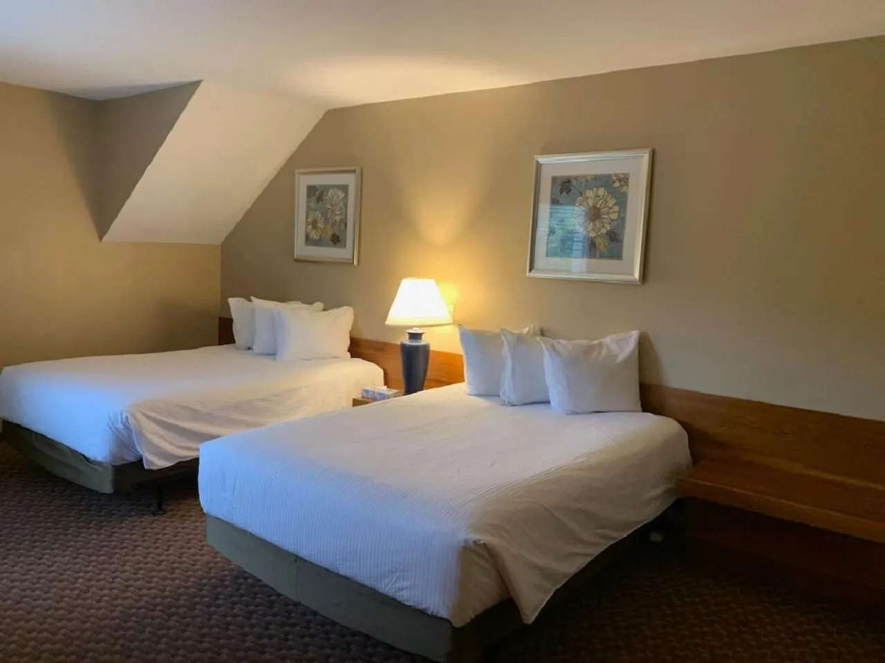 Bed in Pocono Villas Resort