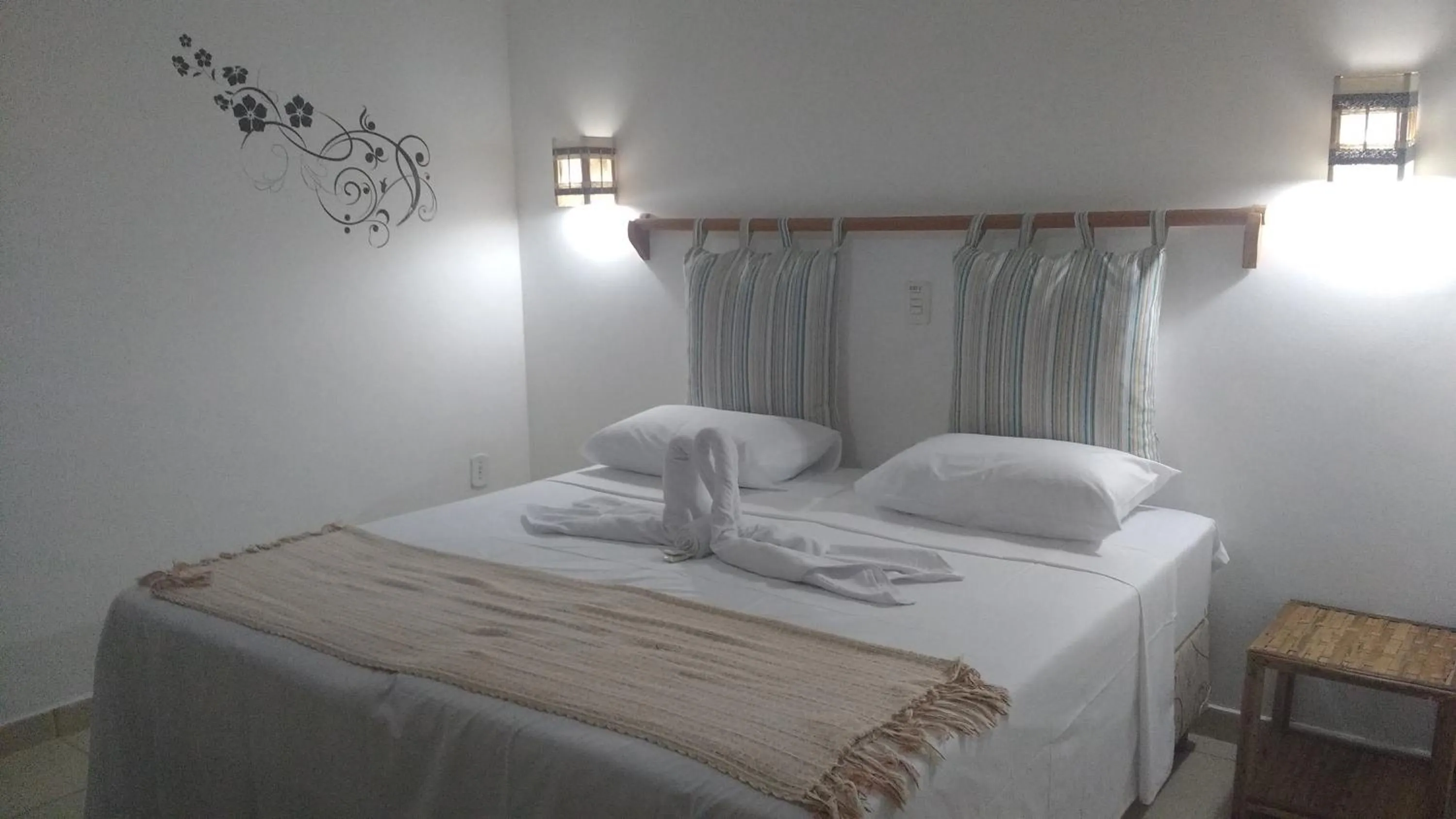 Decorative detail, Bed in Pousada Manhã Dourada