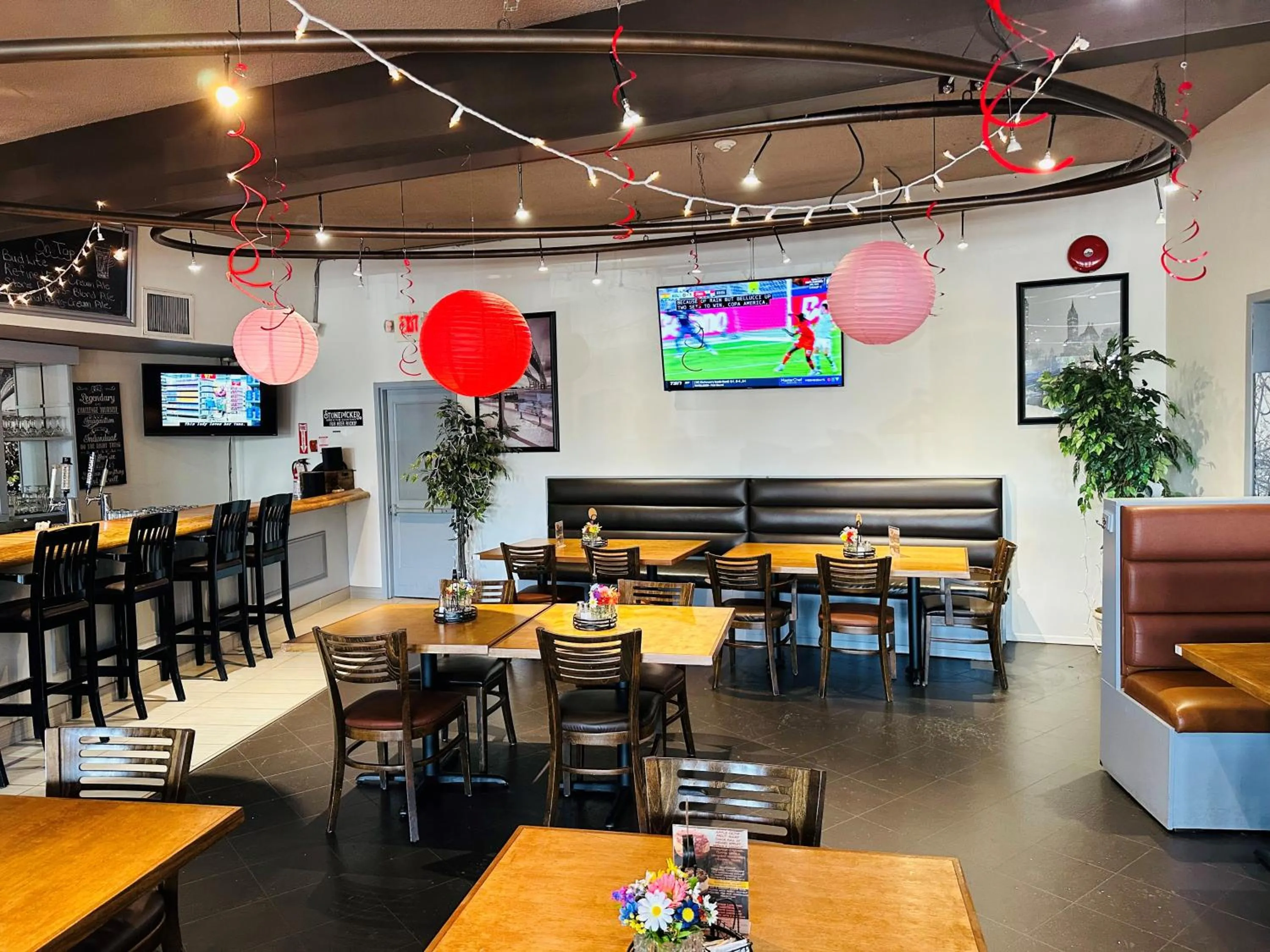 Restaurant/places to eat in Quality Inn