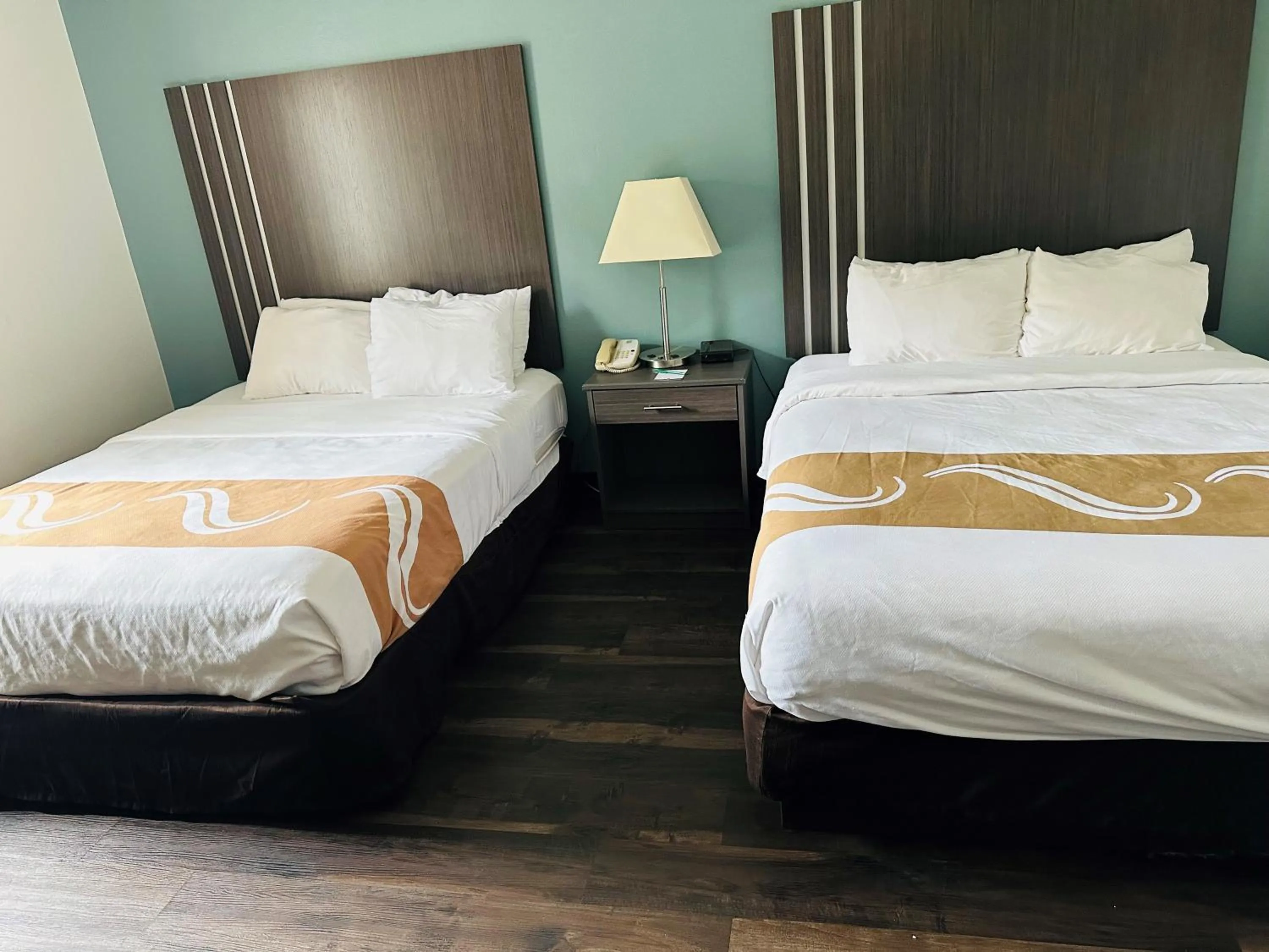 Photo of the whole room, Bed in Quality Inn