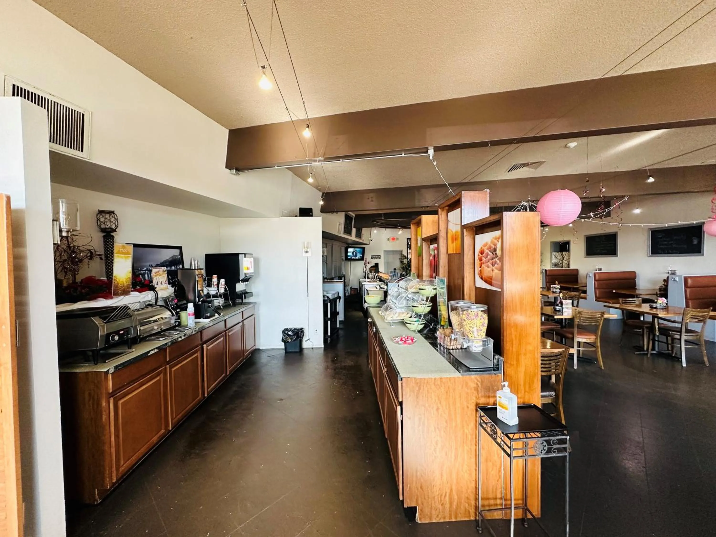 Seating area in Quality Inn
