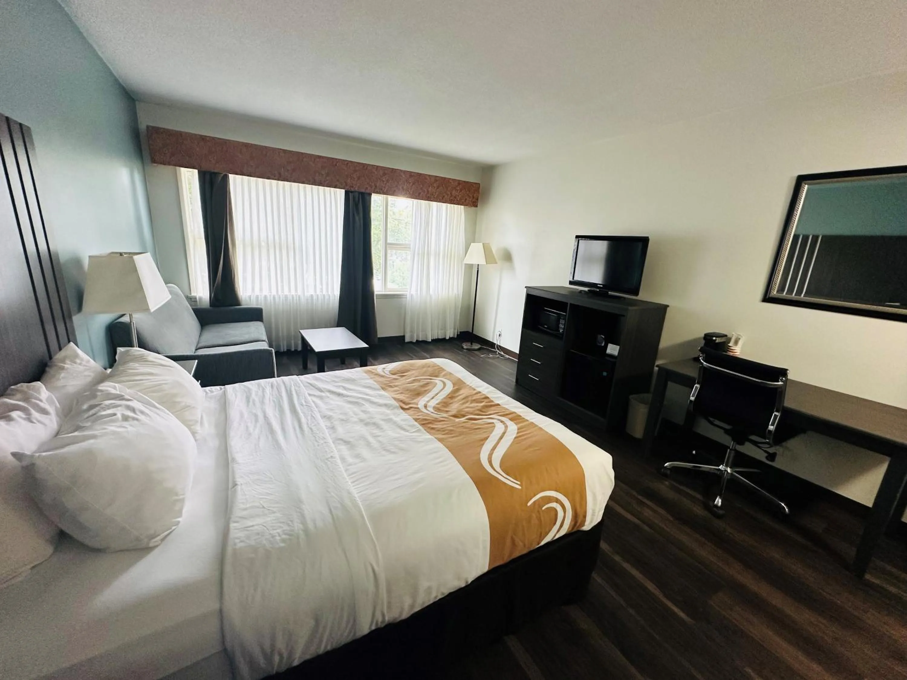 Photo of the whole room, Bed in Quality Inn