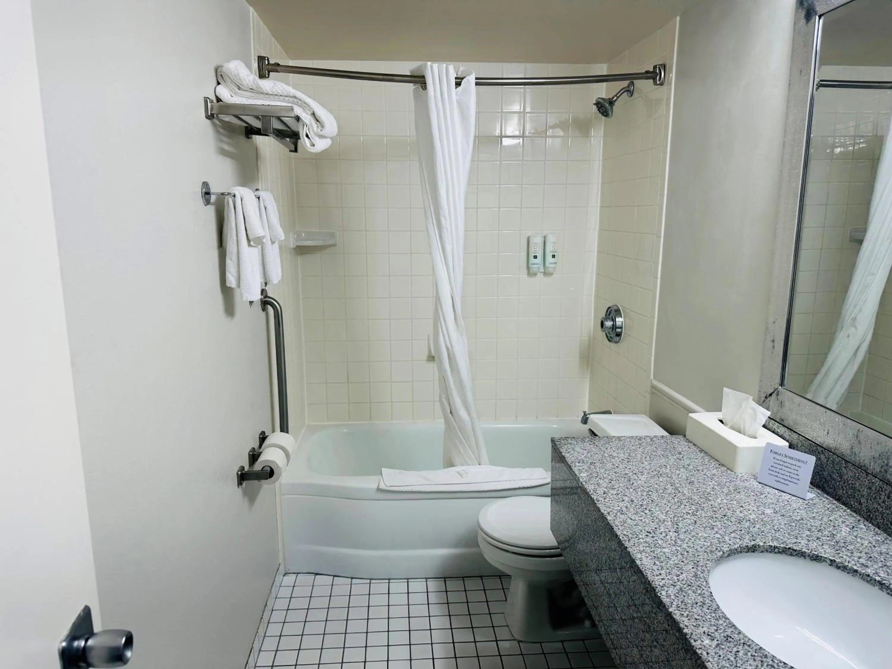 Bathroom in Quality Inn