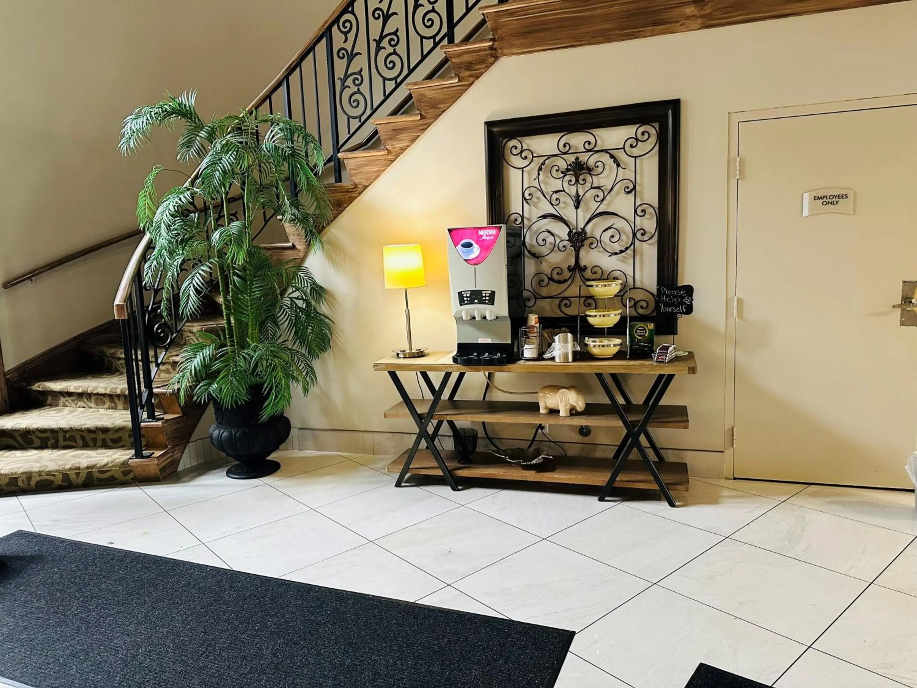 Coffee/tea facilities in Quality Inn