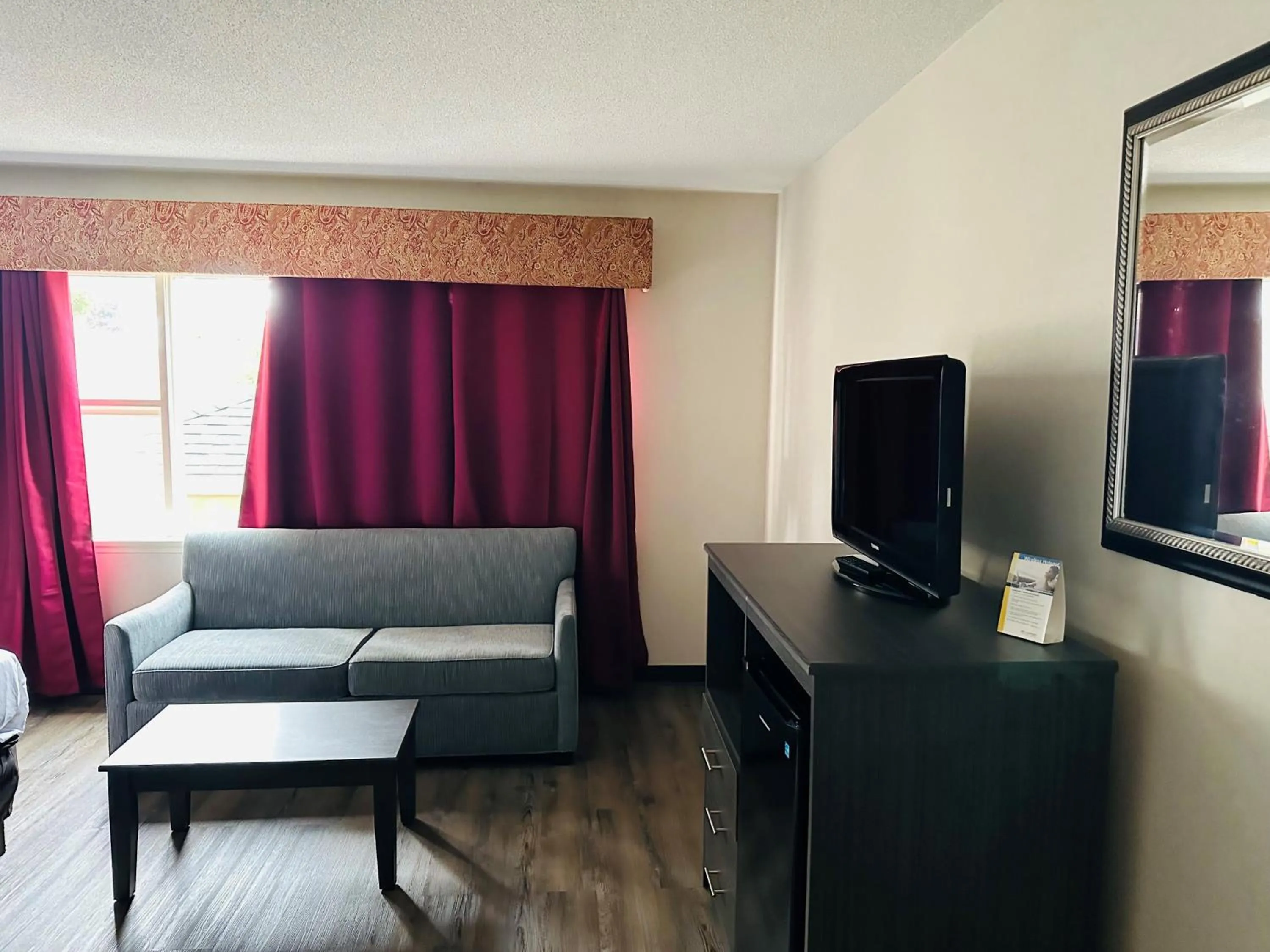 Photo of the whole room in Quality Inn