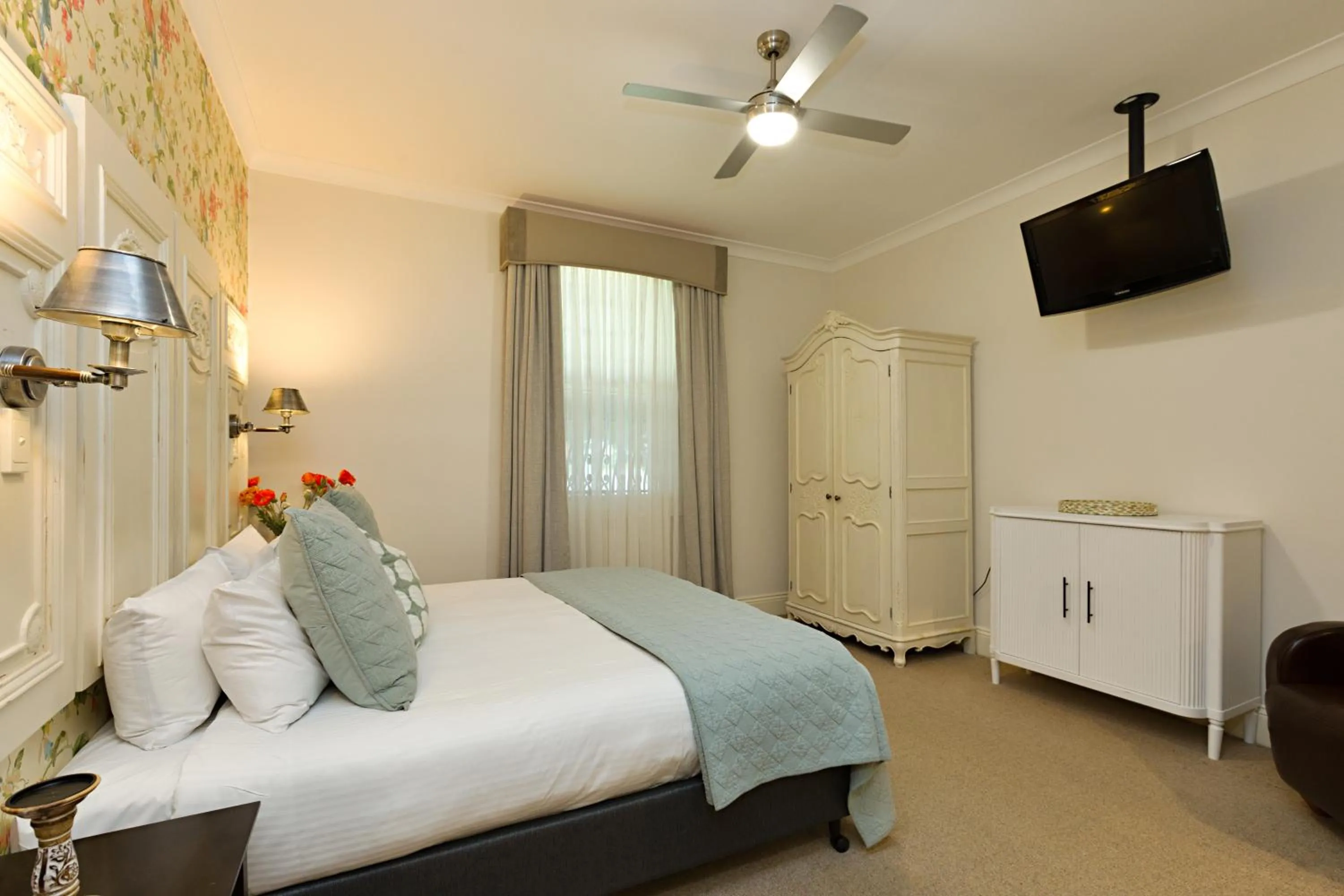 Bed in Twelve on Albert