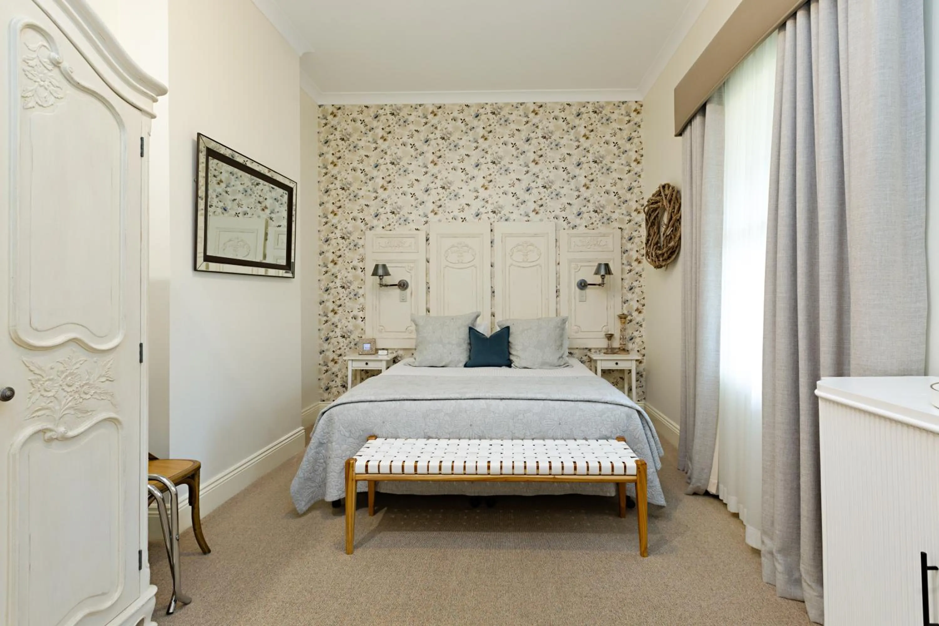 Bed in Twelve on Albert