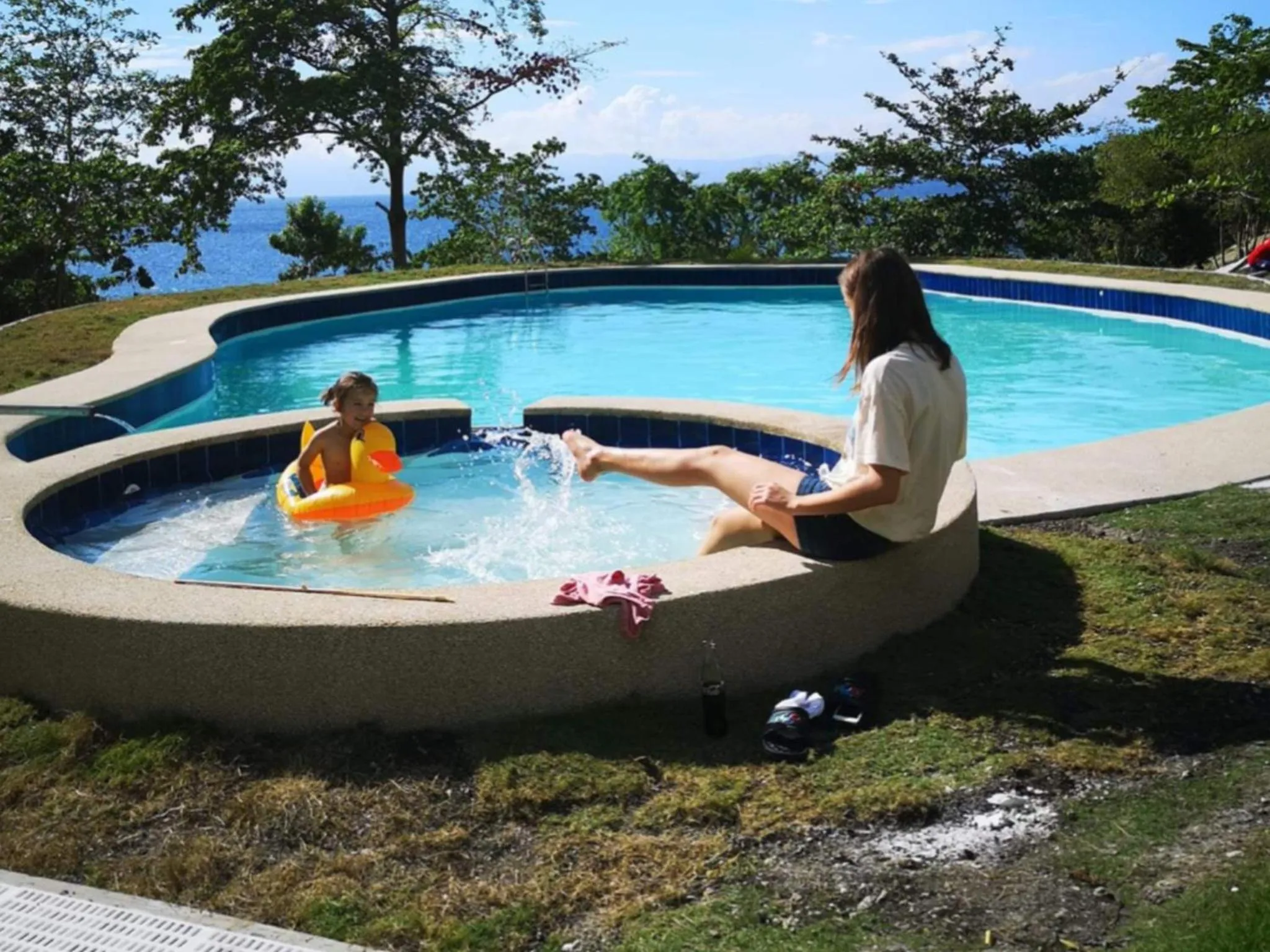 Swimming pool in Cuestas Beach Resort and Restaurant