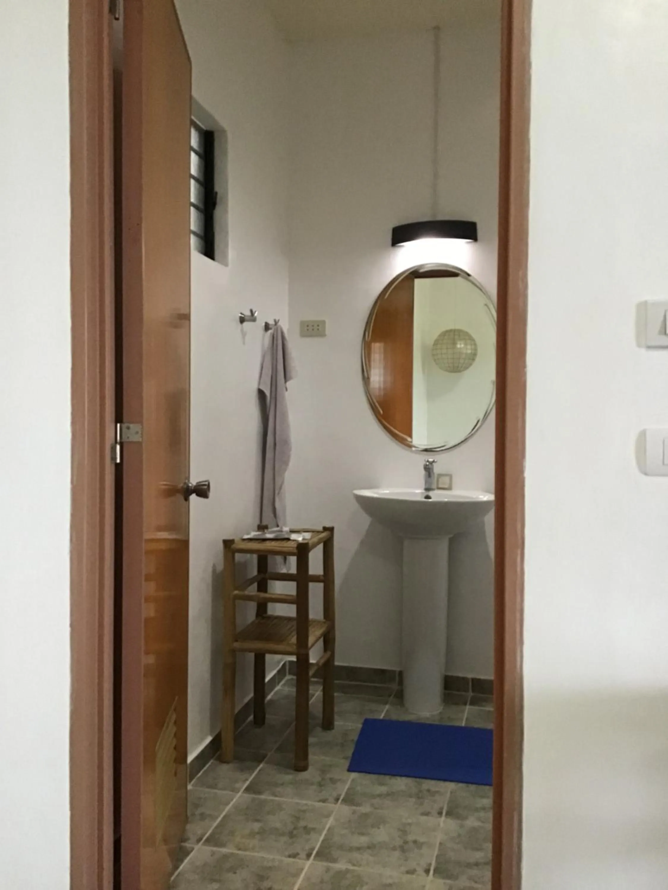 Shower in Cuestas Beach Resort and Restaurant