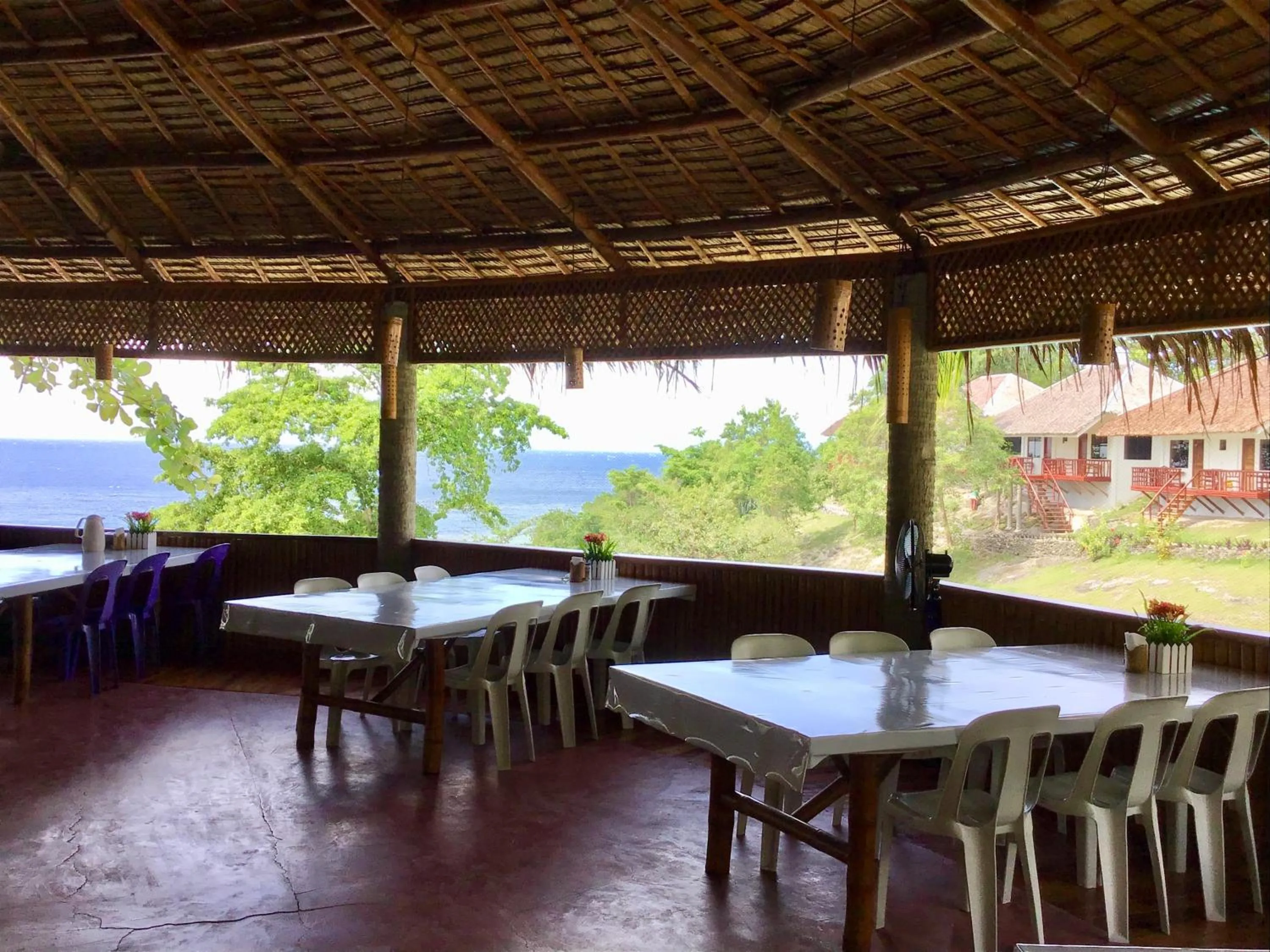 Restaurant/places to eat in Cuestas Beach Resort and Restaurant