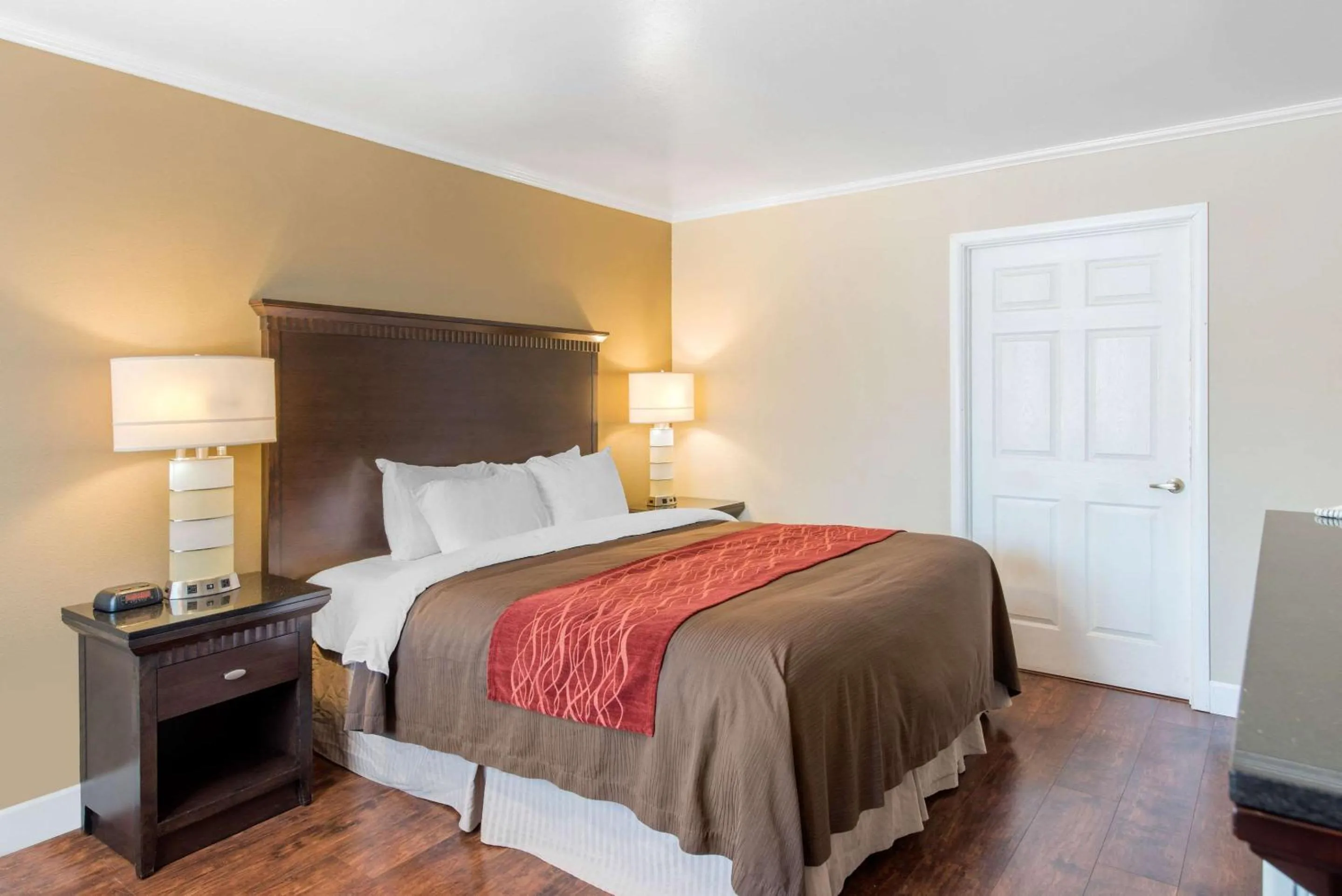 Photo of the whole room in Abode