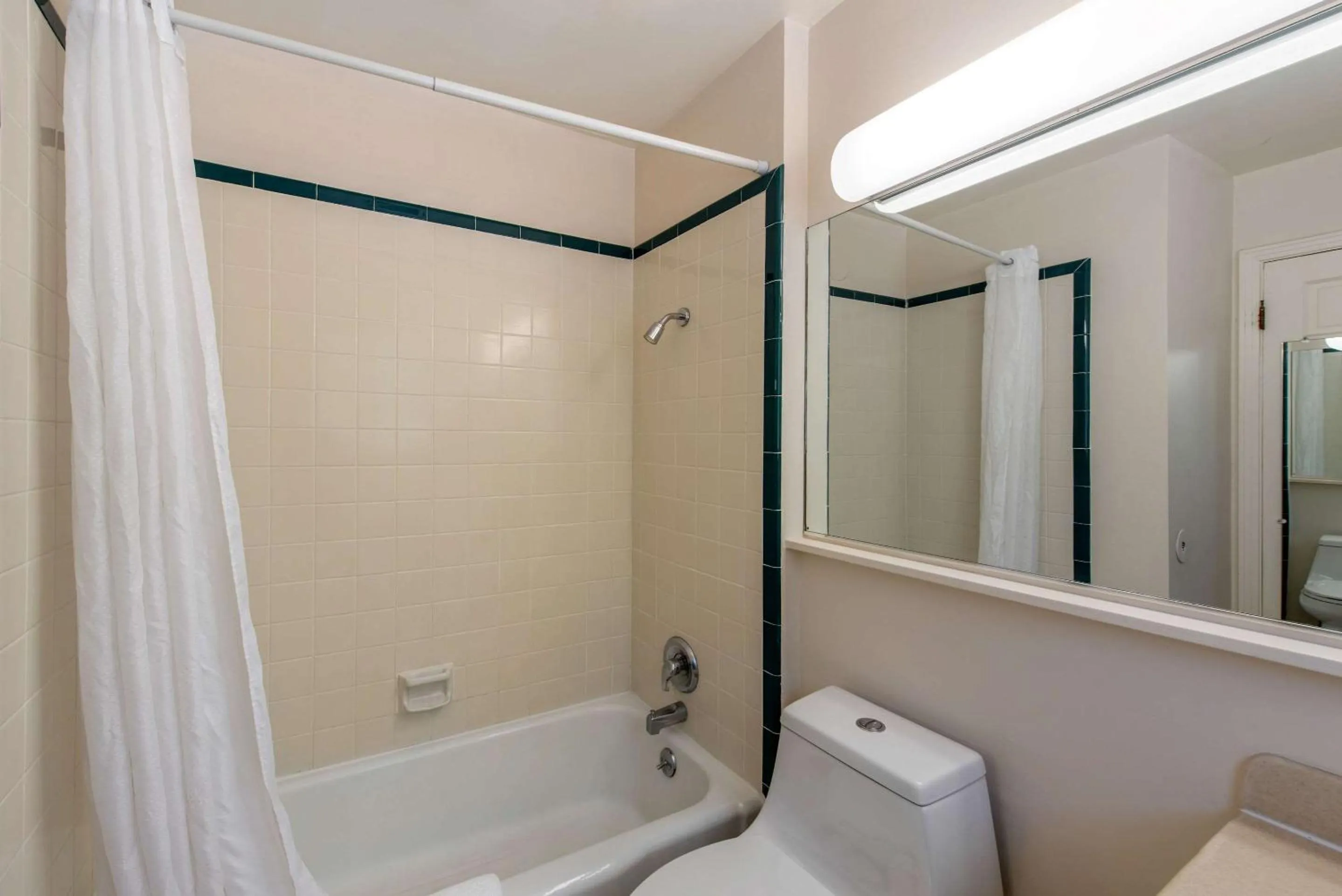 Photo of the whole room in Abode