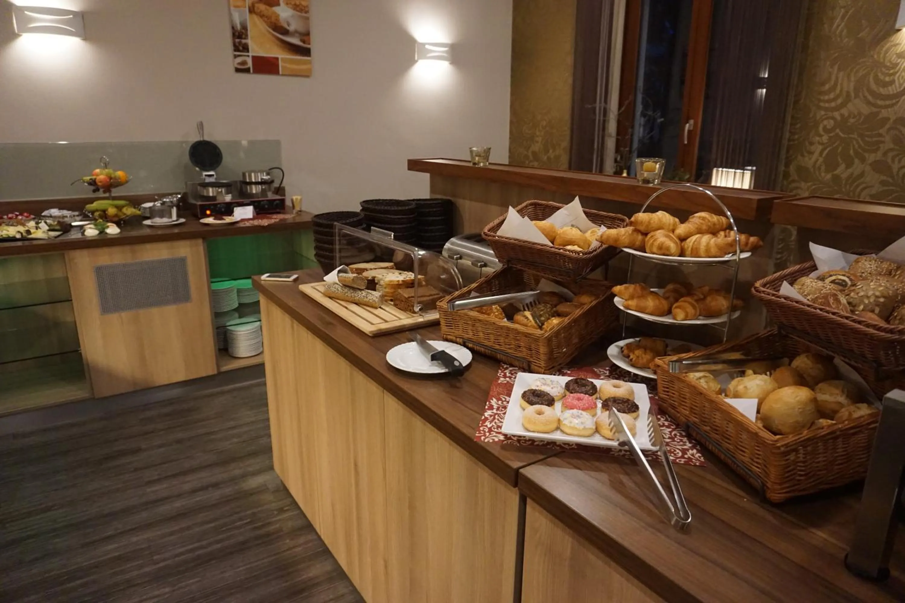 Buffet breakfast in Hotel Am Schloss Aurich