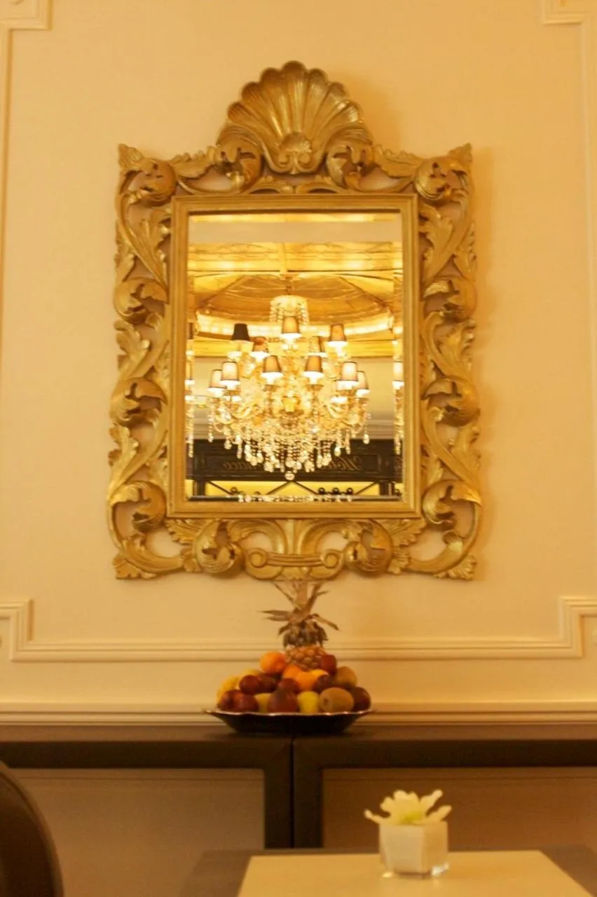 Decorative detail in Hotel De Monaco