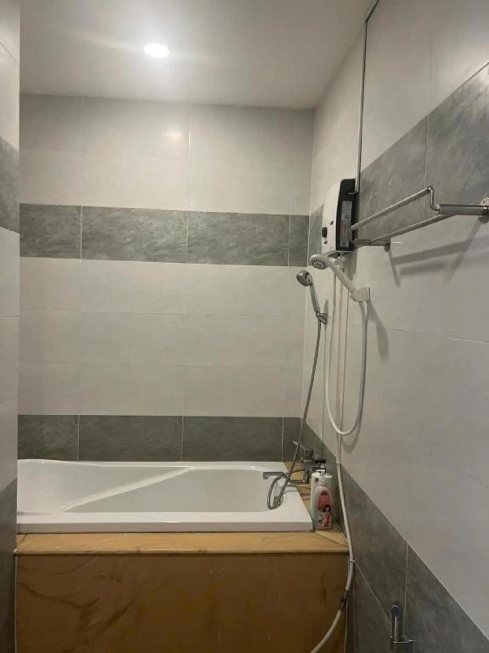 Bathroom in White Diamond Airport Hotel - TSN