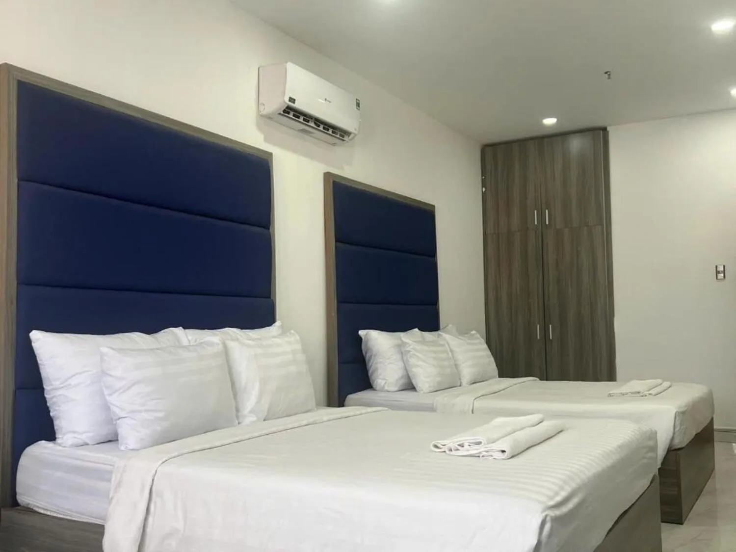 Bed in White Diamond Airport Hotel - TSN