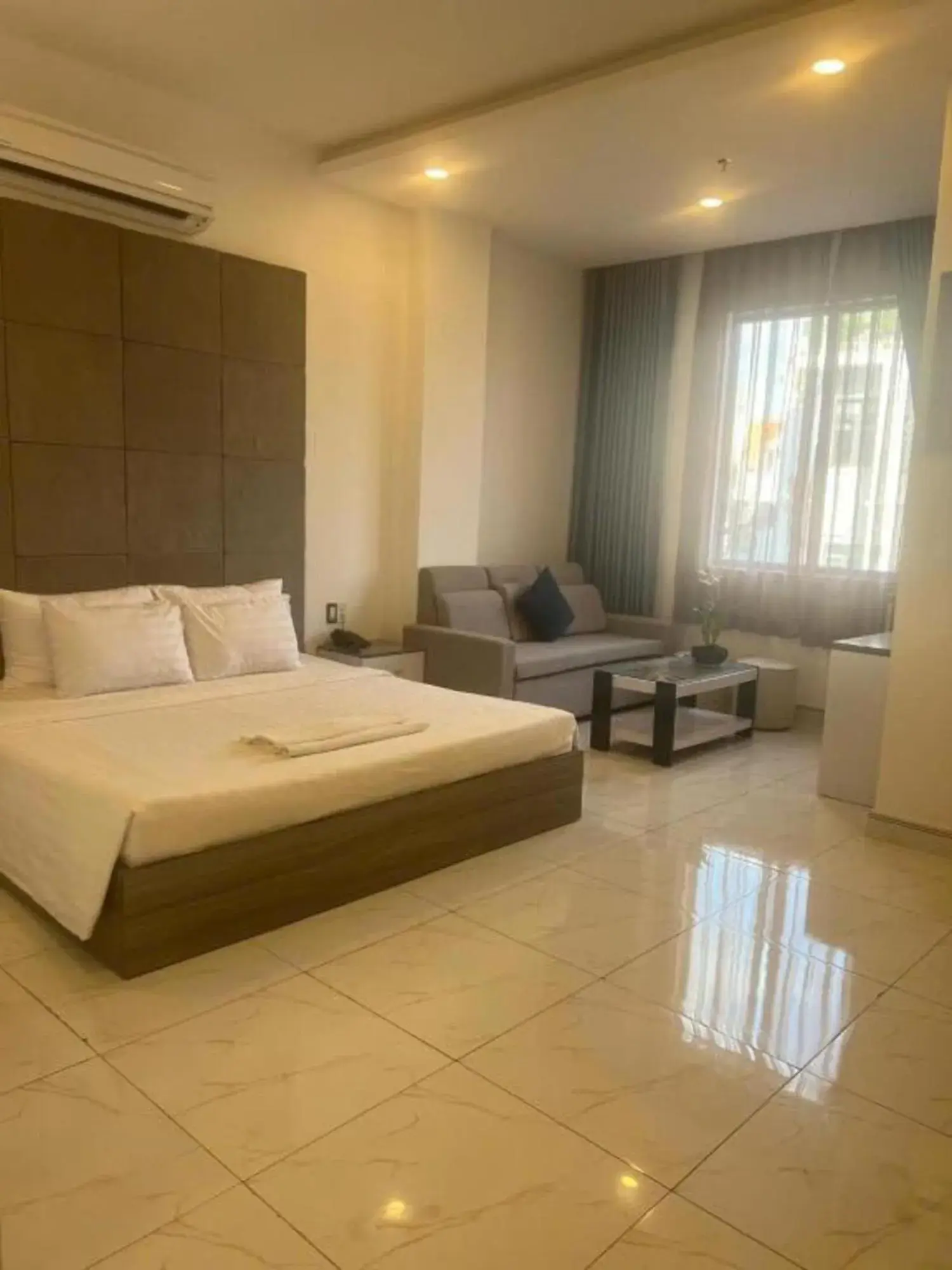 Bed in White Diamond Airport Hotel Bed in White Diamond Airport Hotel