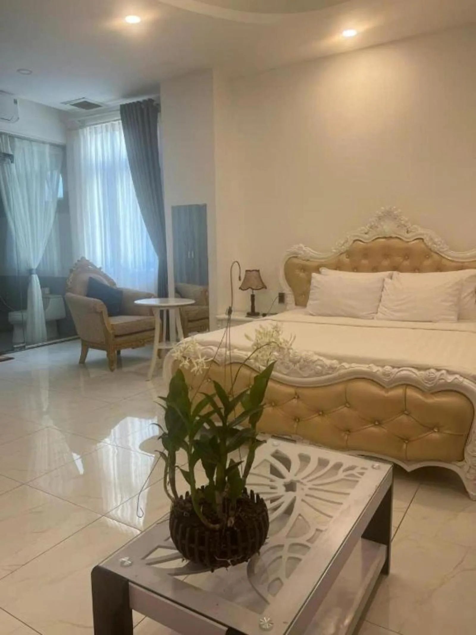 Photo of the whole room, Bed in White Diamond Airport Hotel - TSN