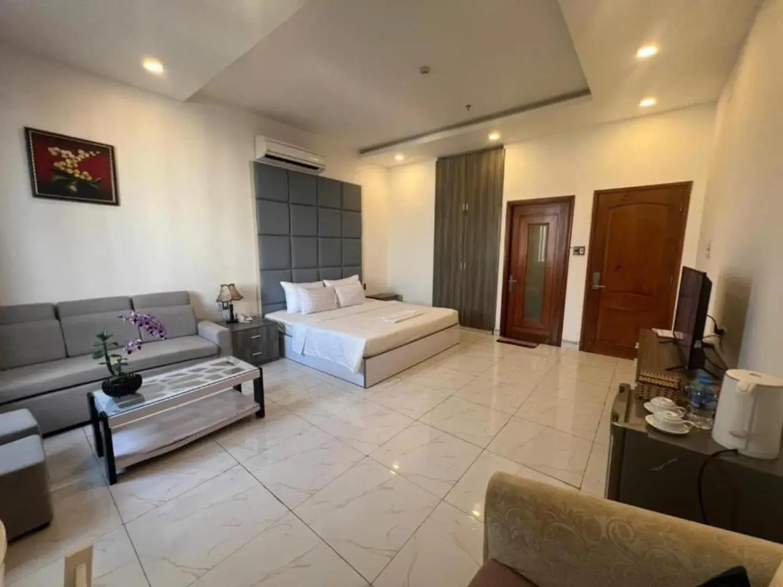 Bed in White Diamond Airport Hotel - TSN Bed in White Diamond Airport Hotel - TSN