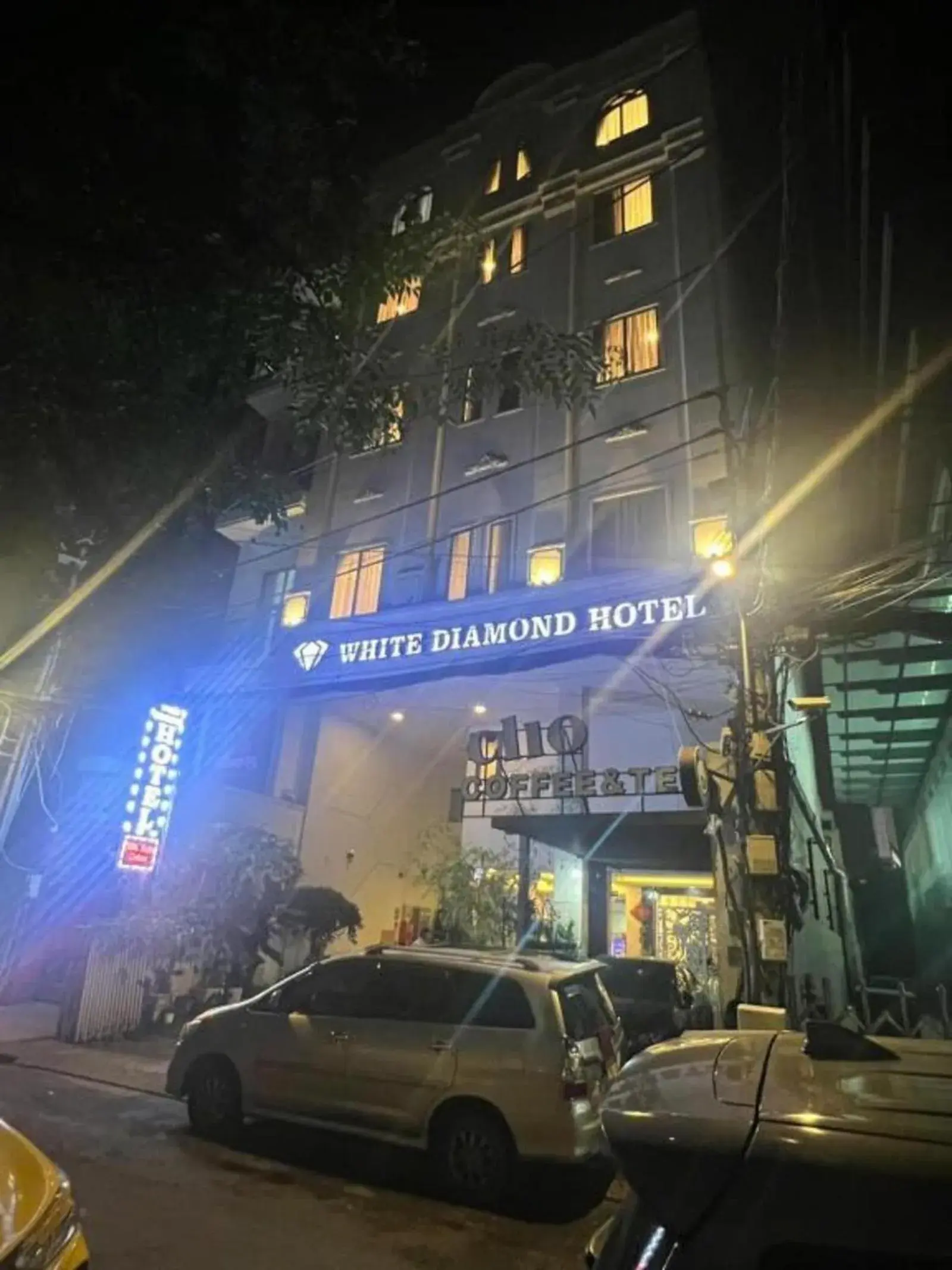 Property building in White Diamond Airport Hotel Property building in White Diamond Airport Hotel