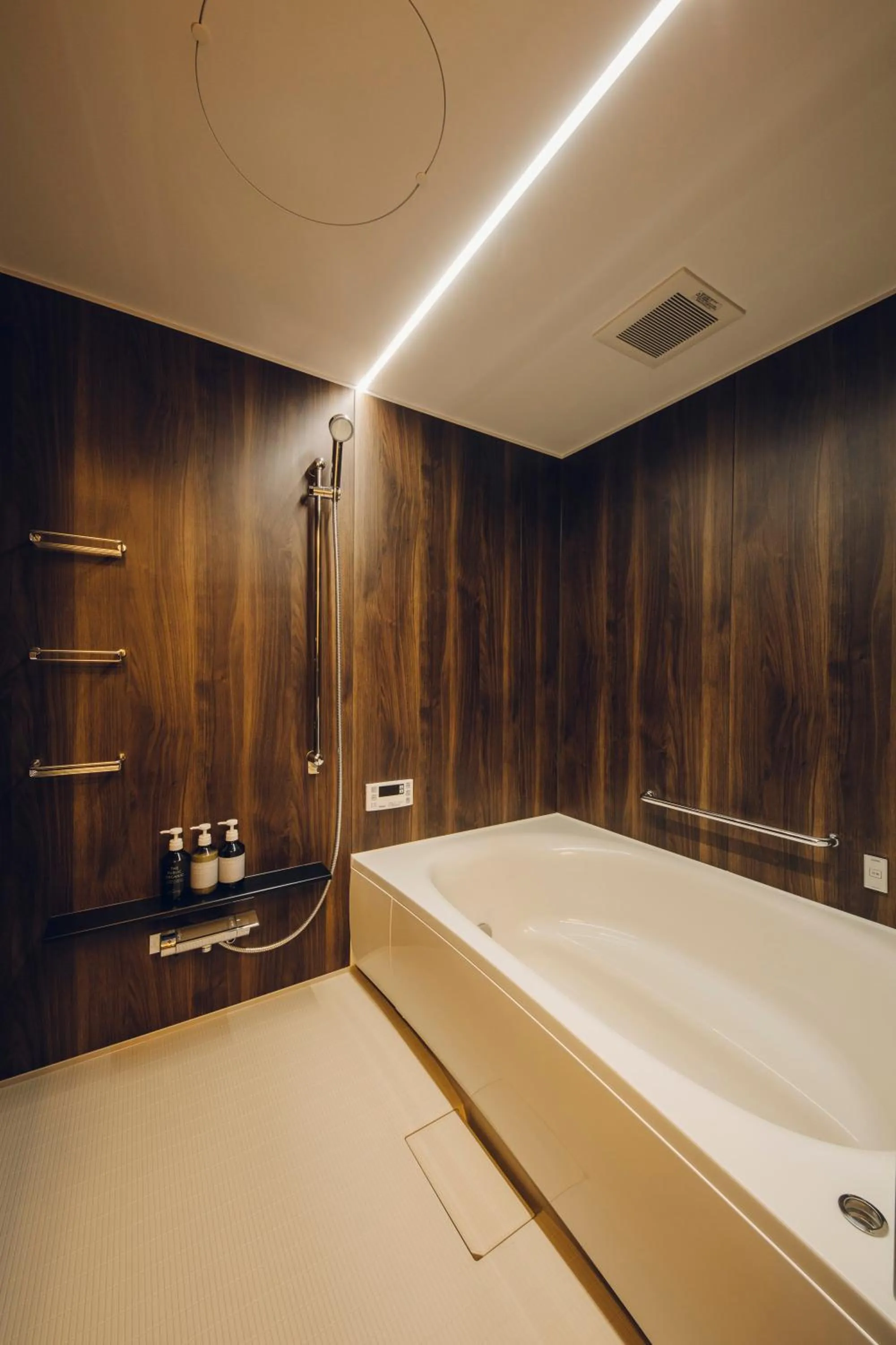 Hot Tub in Asahi House Kyoto Dog Friendly