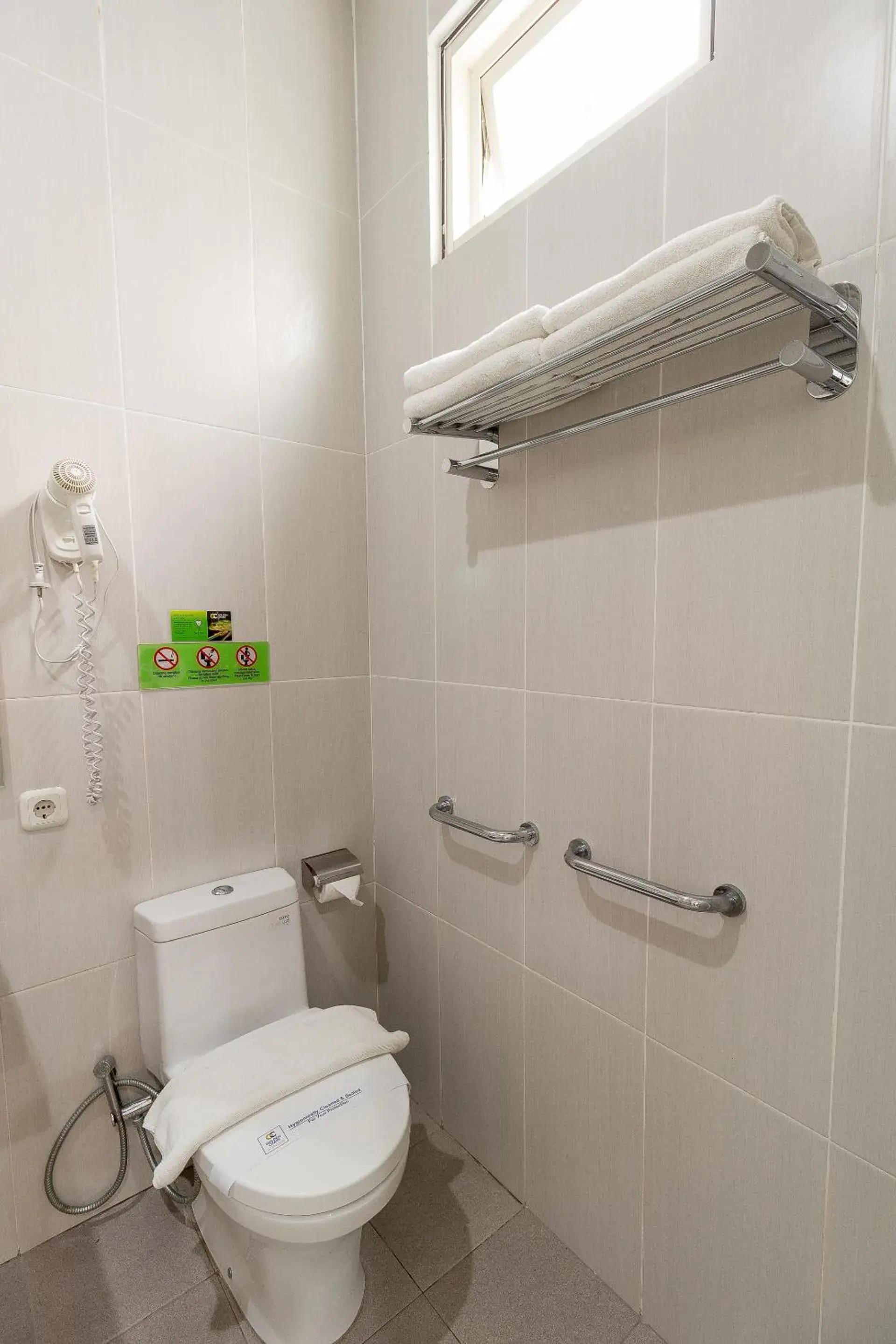 Bathroom in Ara Inn Bed And Breakfast by ecommerceloka Bathroom in Ara Inn Bed And Breakfast by ecommerceloka