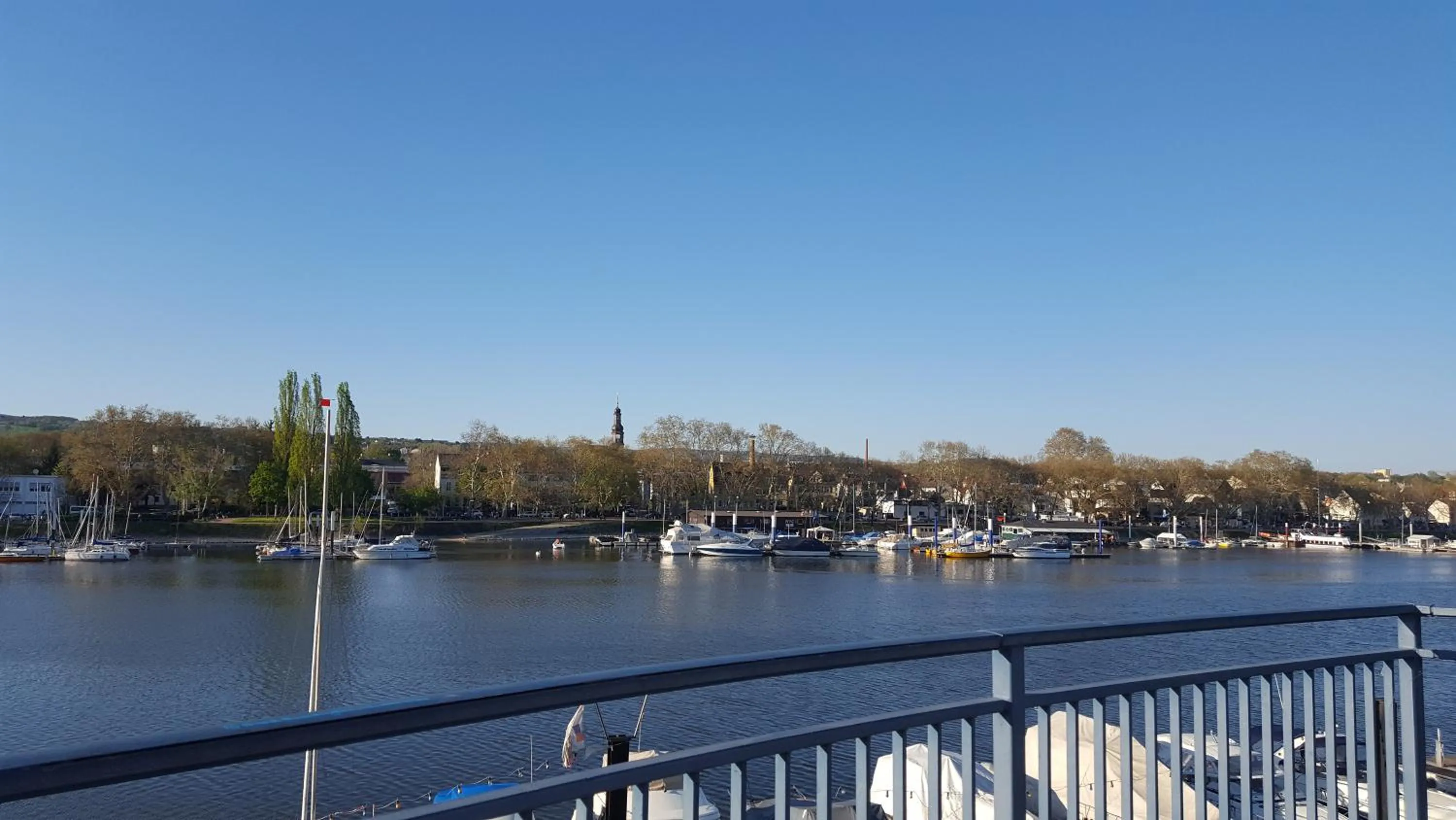 Natural landscape in Schmuckkästle am Hafen
