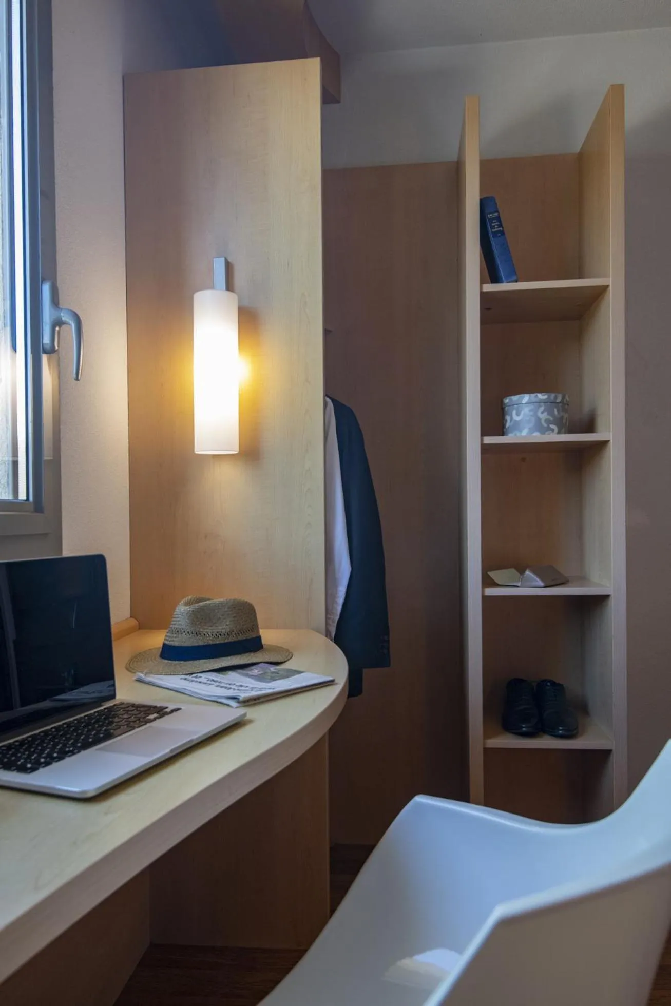 hair dresser in IBIS Cannes Mouans Sartoux Piscine parking gratuit