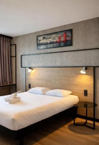 IBIS Cannes Mouans Sartoux Piscine parking gratuit