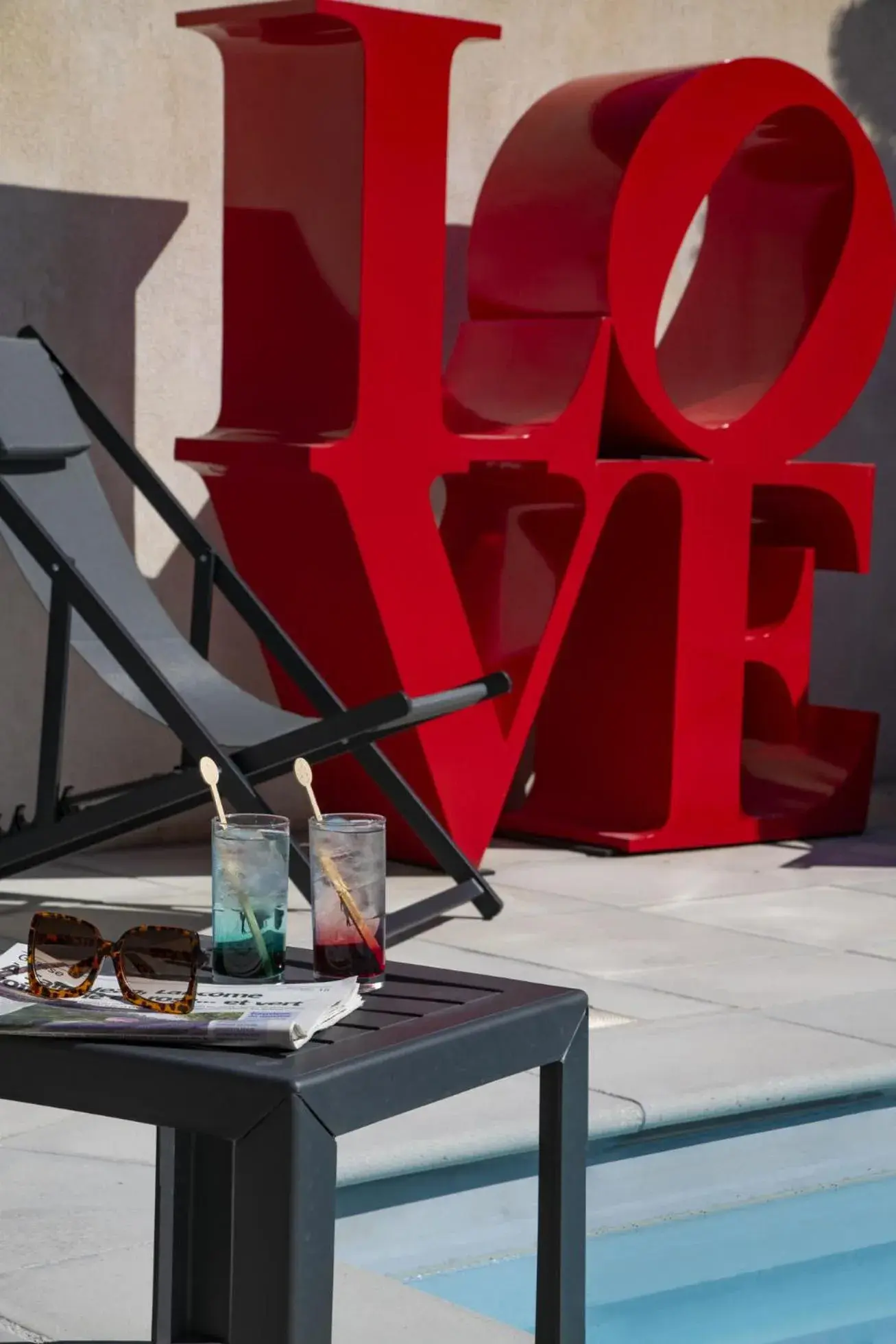 Swimming pool in IBIS Cannes Mouans Sartoux Piscine parking gratuit Swimming pool in IBIS Cannes Mouans Sartoux Piscine parking gratuit