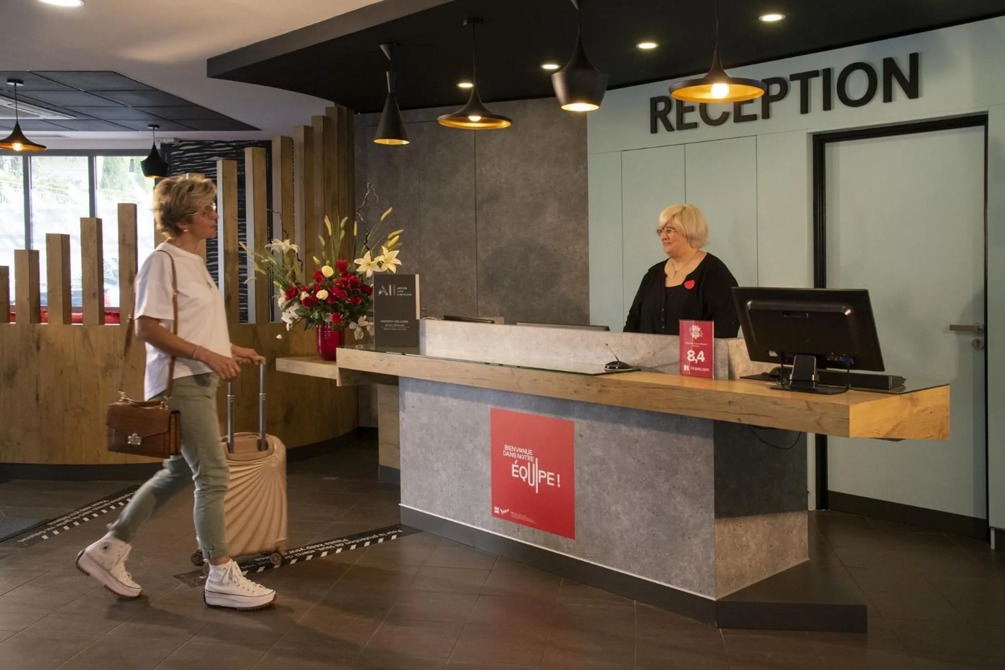 Lobby or reception in IBIS Cannes Mouans Sartoux Piscine parking gratuit