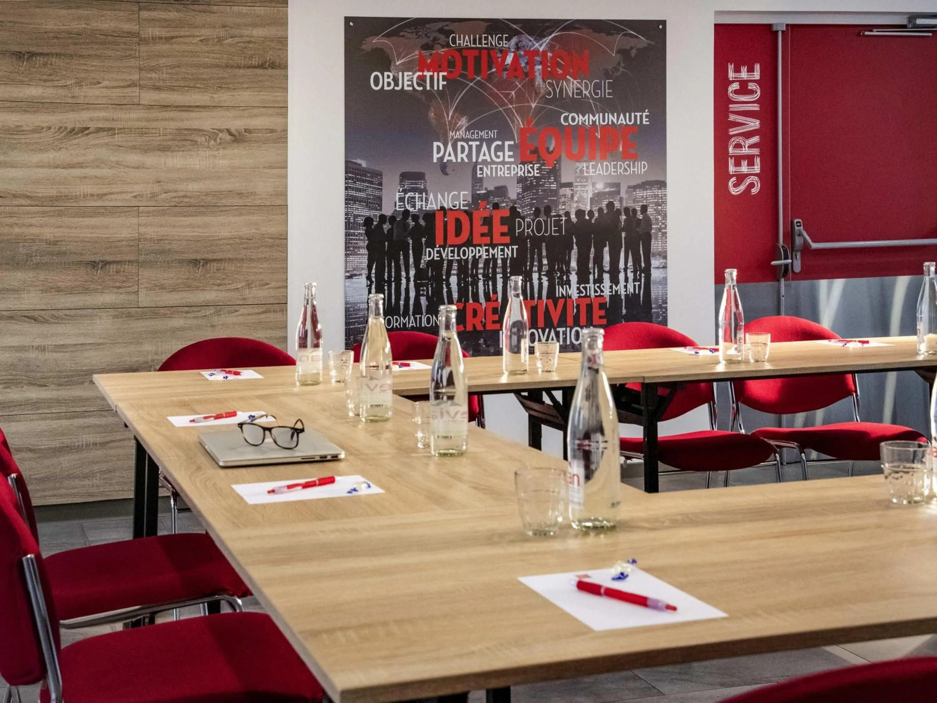 Meeting/conference room in IBIS Cannes Mouans Sartoux Piscine parking gratuit
