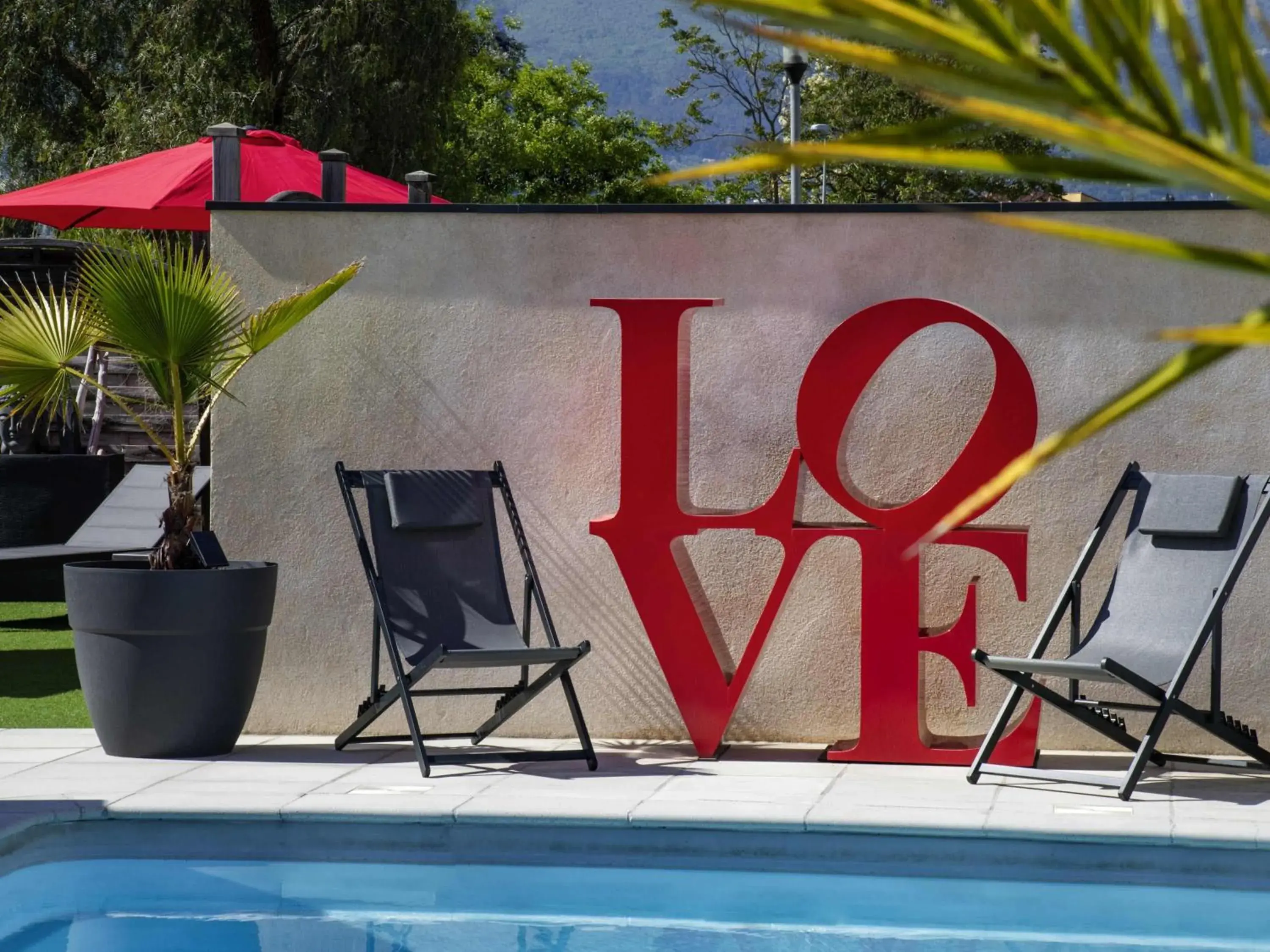 Property building in IBIS Cannes Mouans Sartoux Piscine parking gratuit Property building in IBIS Cannes Mouans Sartoux Piscine parking gratuit