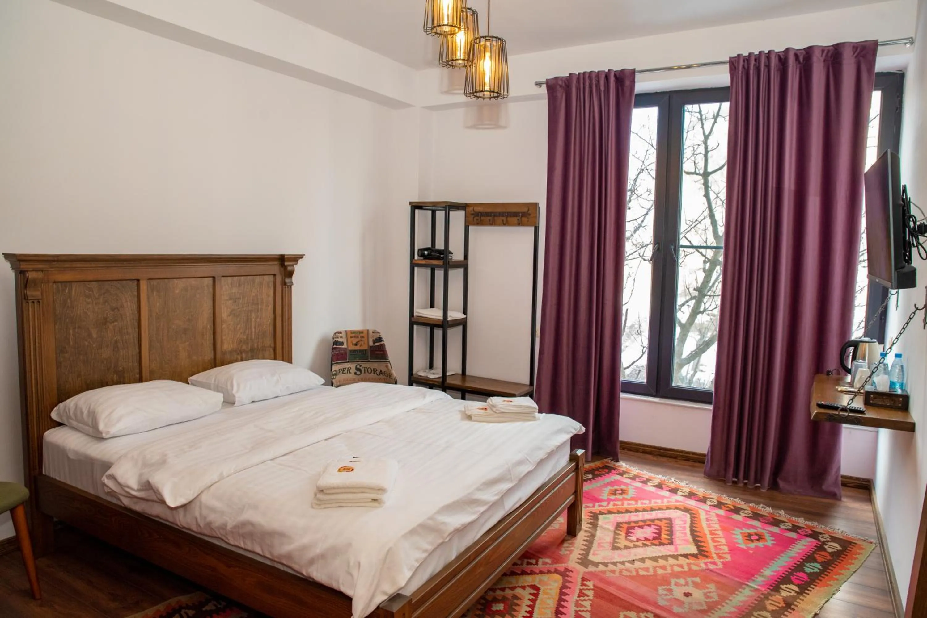 Bed in Khoreayi Dzor